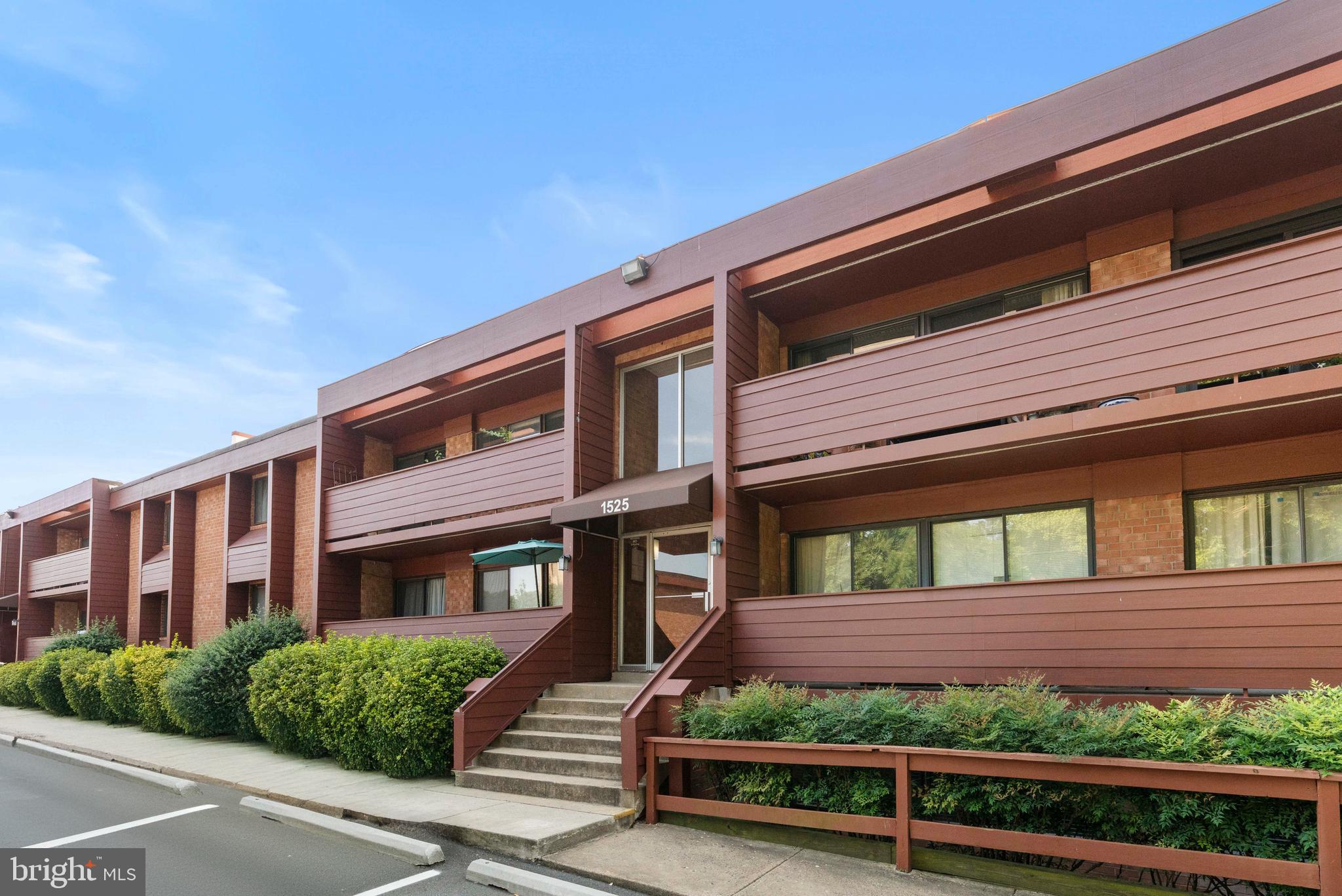 GEORGE MASON VILLAGE - Residential