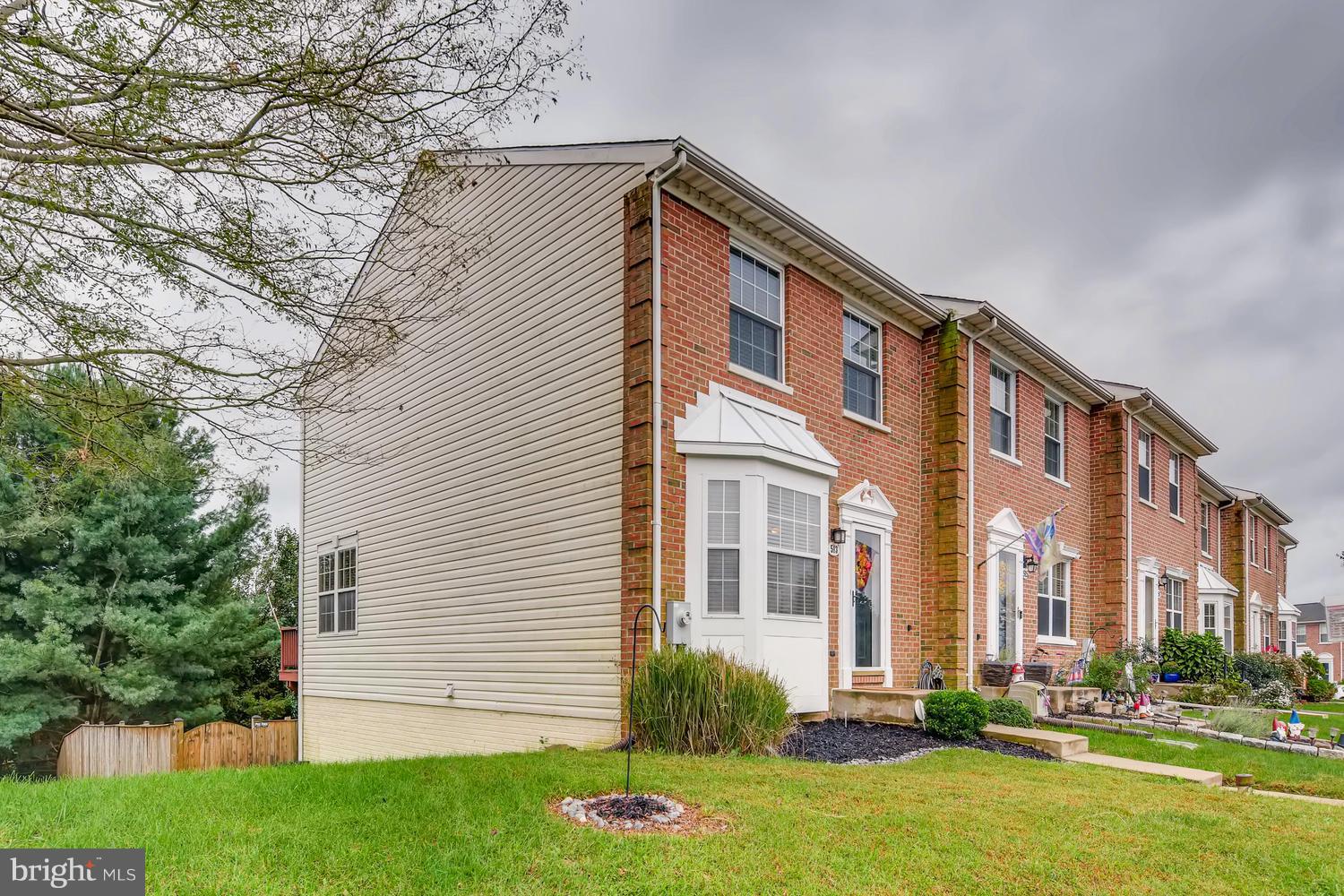 CONSTANT FRIENDSHIP - Residential