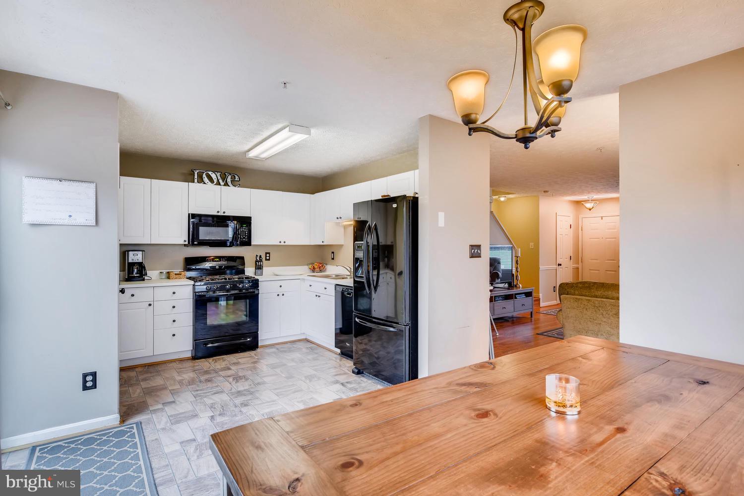 CONSTANT FRIENDSHIP - Residential