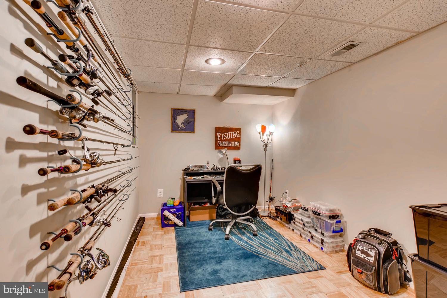 CONSTANT FRIENDSHIP - Residential