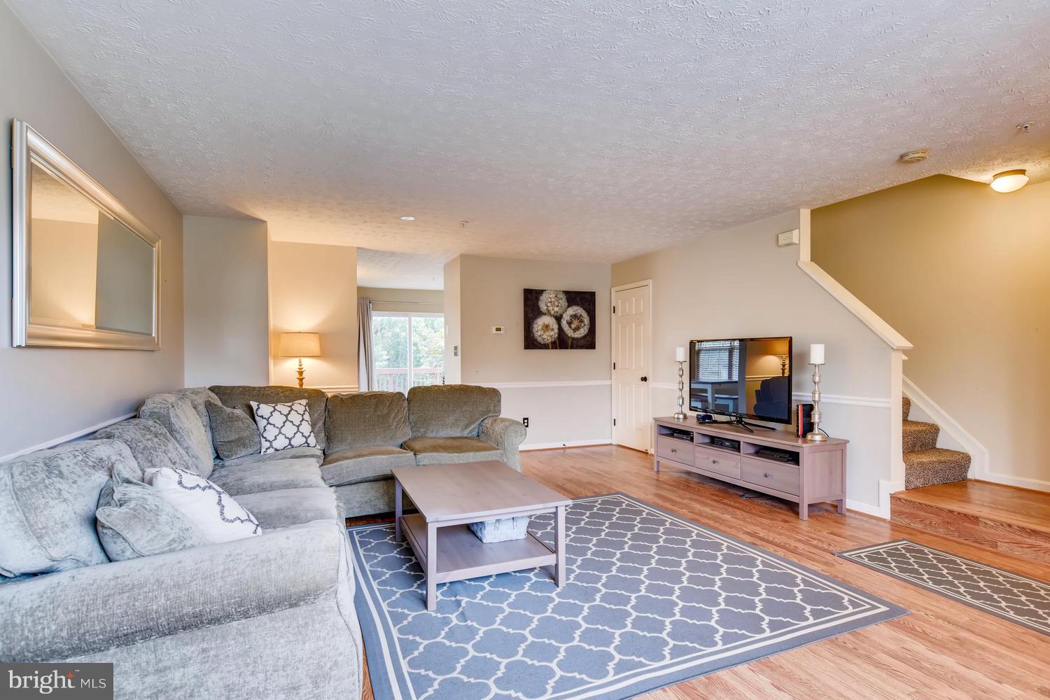 CONSTANT FRIENDSHIP - Residential