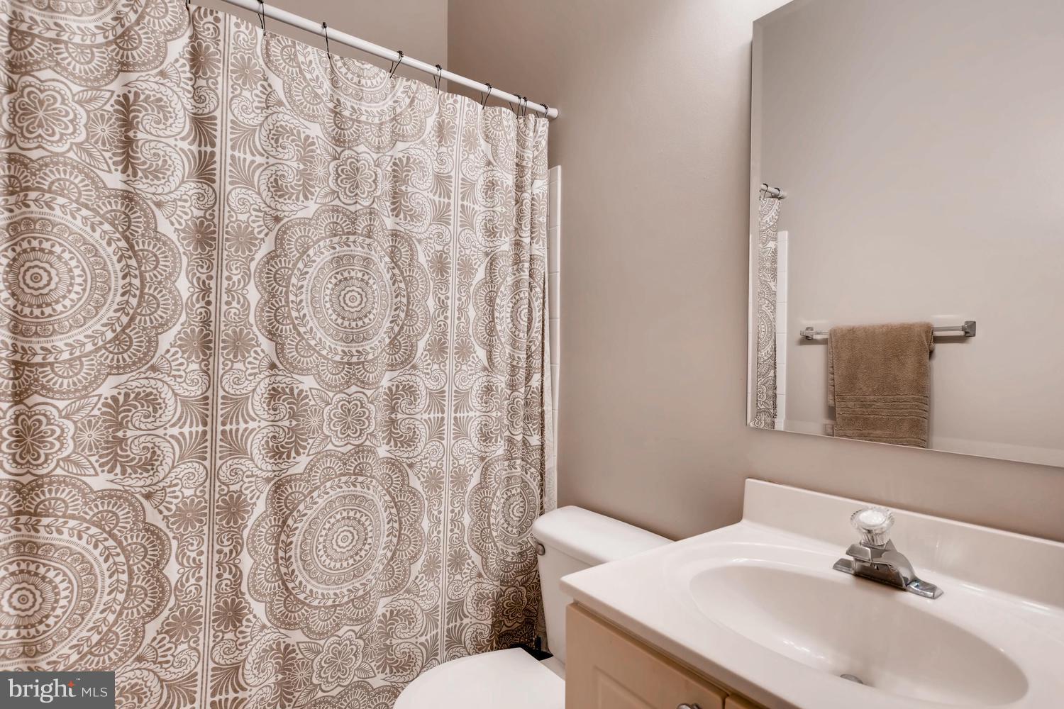 CONSTANT FRIENDSHIP - Residential