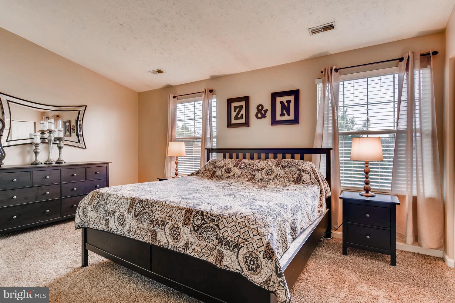 CONSTANT FRIENDSHIP - Residential