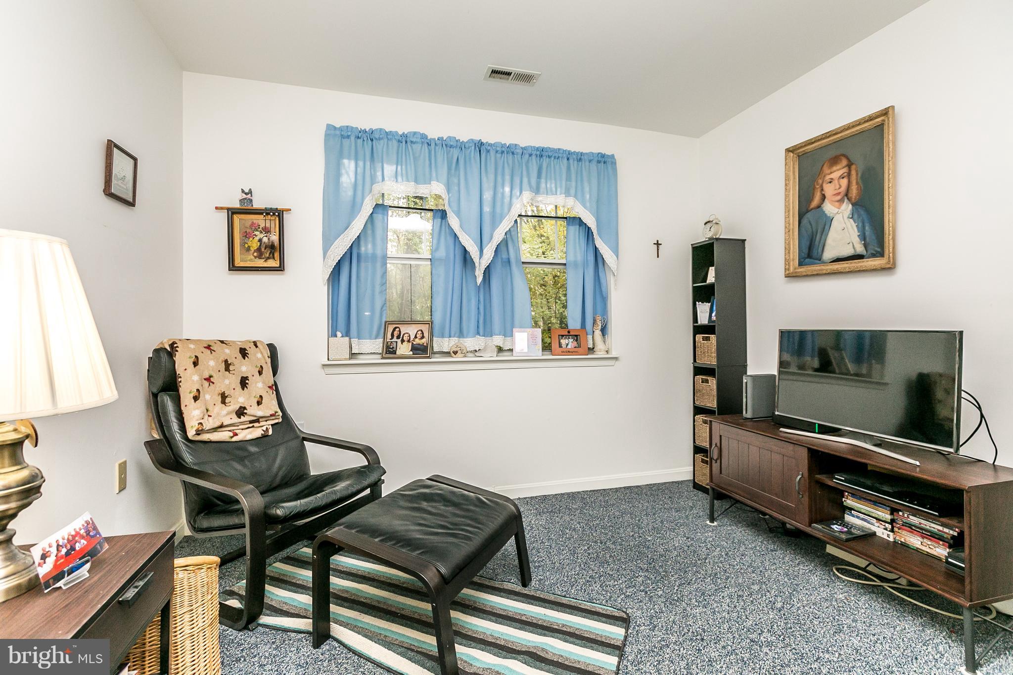 HARRIS HILL - Residential