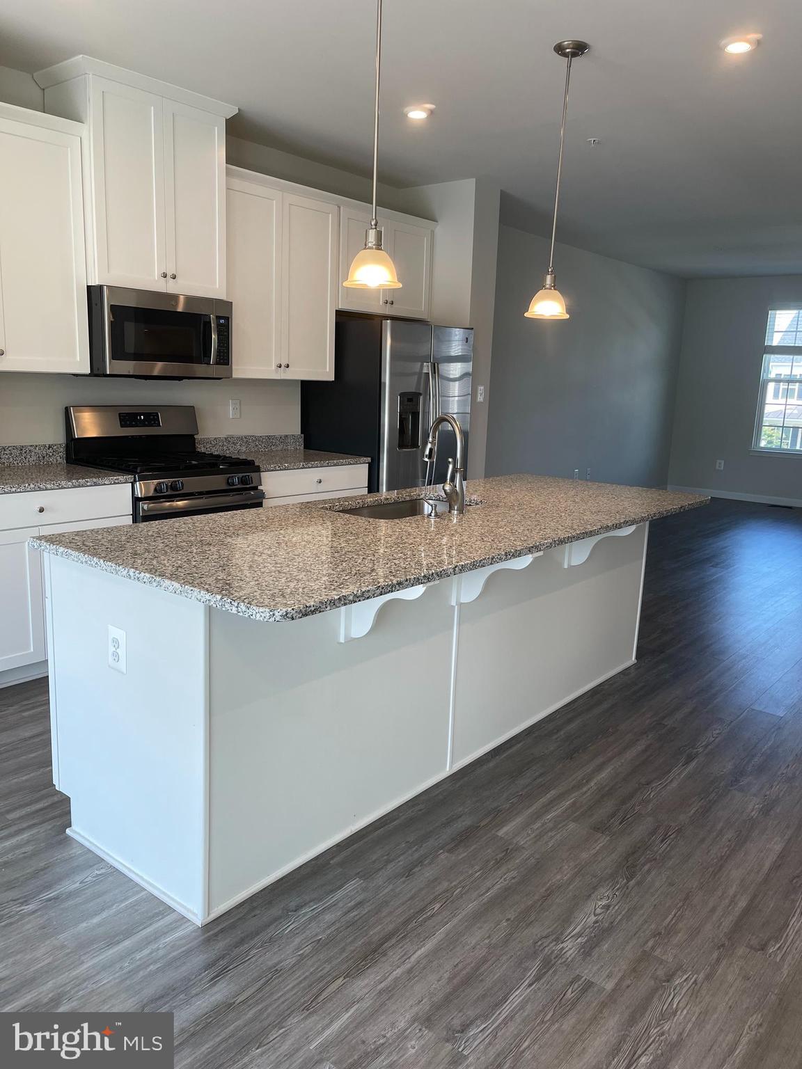 LANDSDALE - Residential Lease