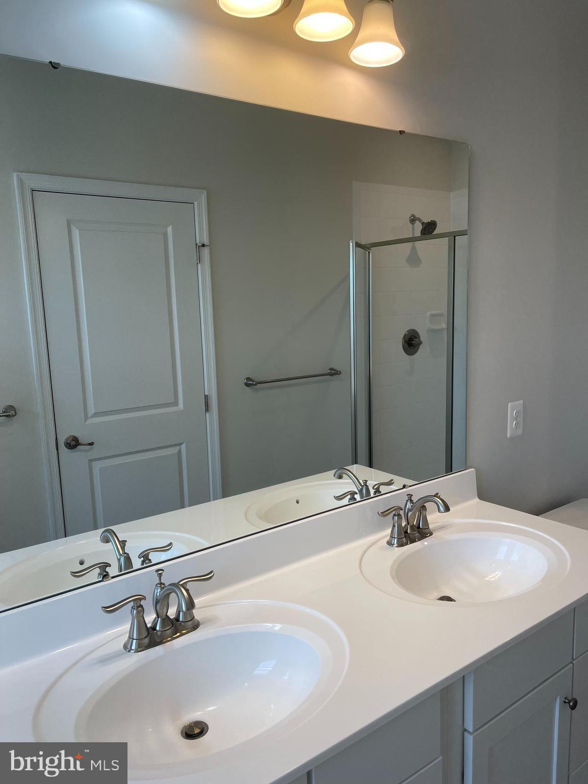 LANDSDALE - Residential Lease