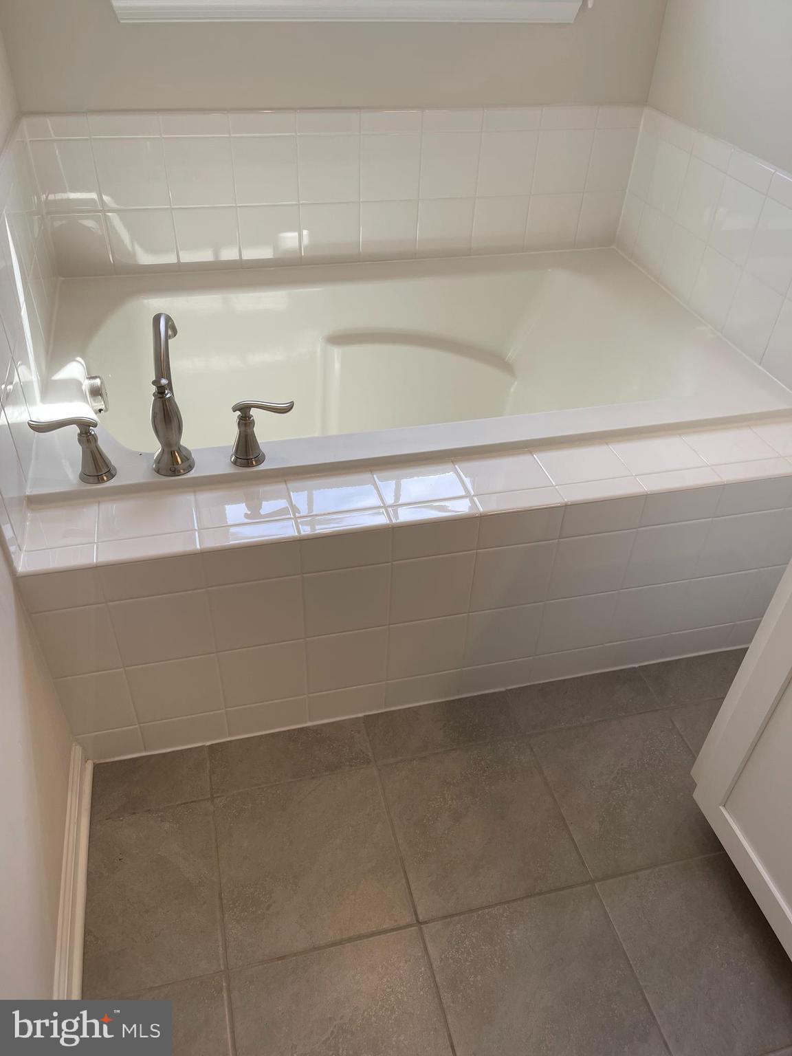 LANDSDALE - Residential Lease