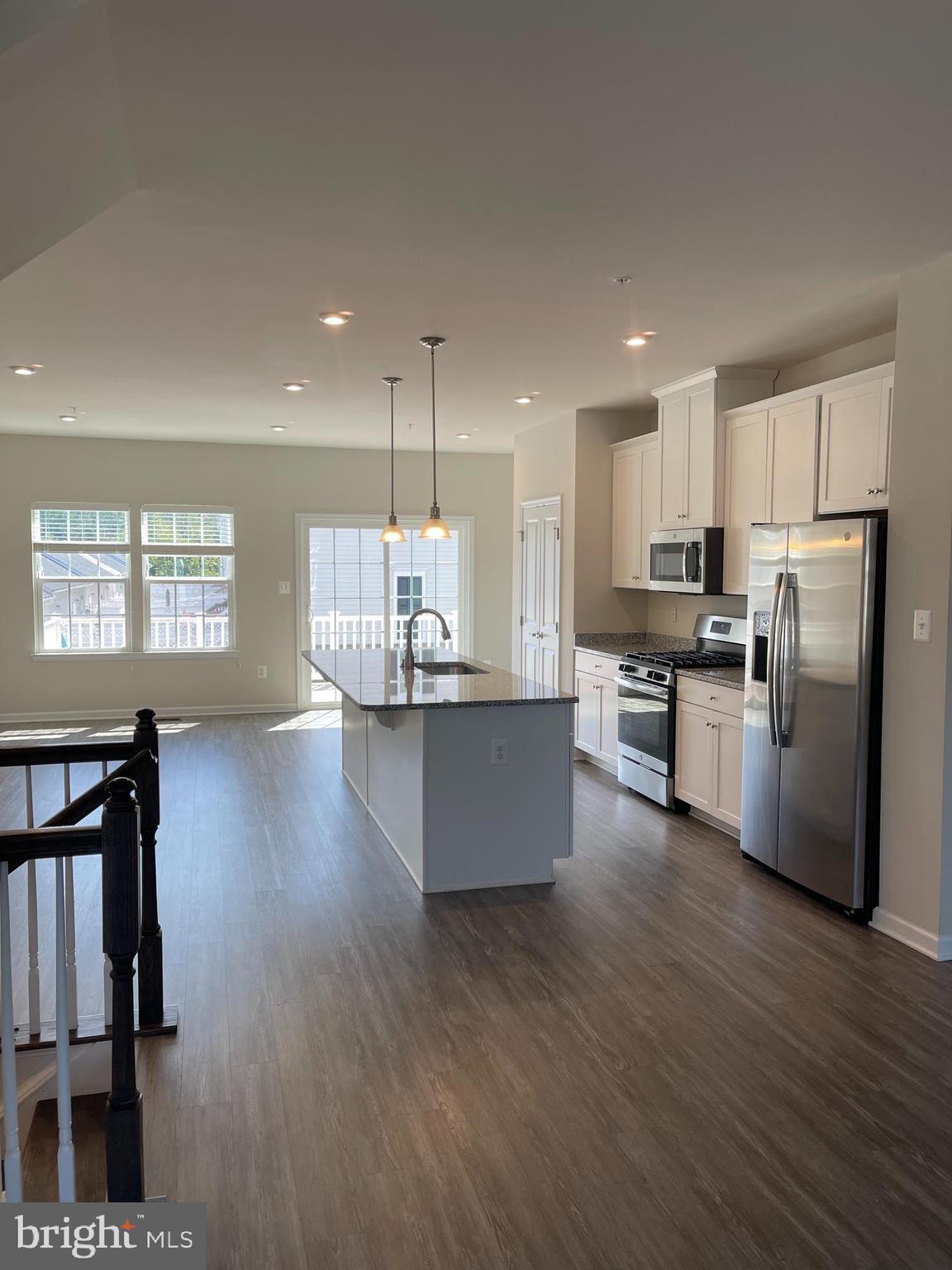 LANDSDALE - Residential Lease