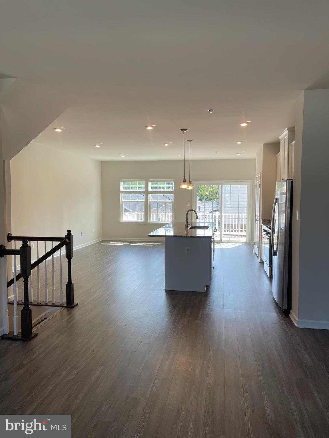 LANDSDALE - Residential Lease