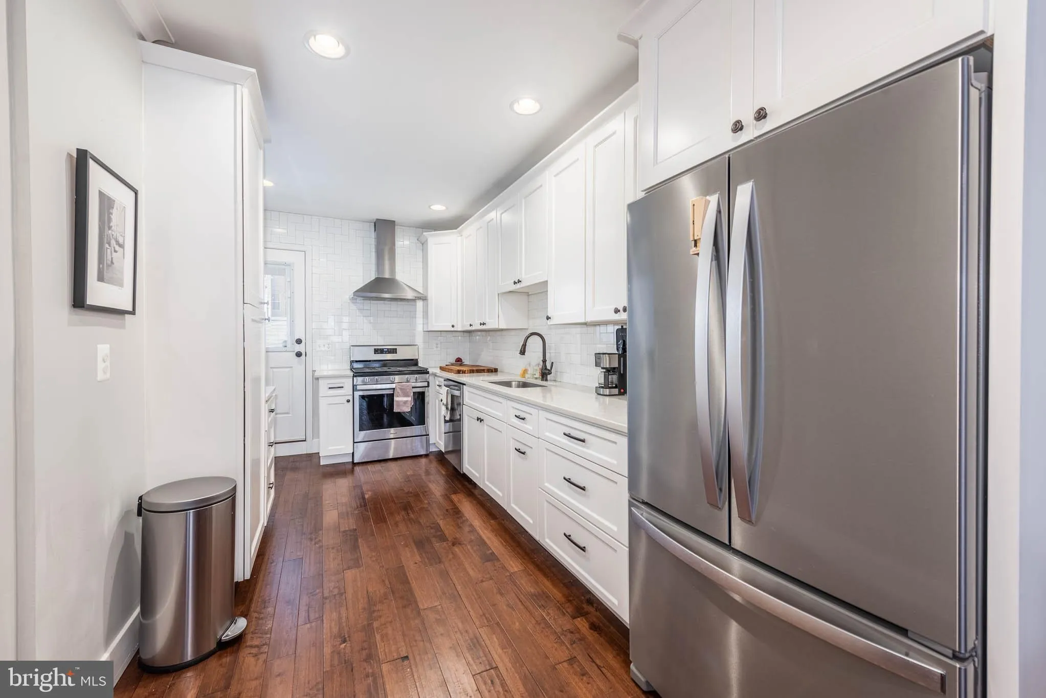 Baltimore, Maryland 21211, United States, 3 Bedrooms Bedrooms, ,3 BathroomsBathrooms,Residential,Pending,12779