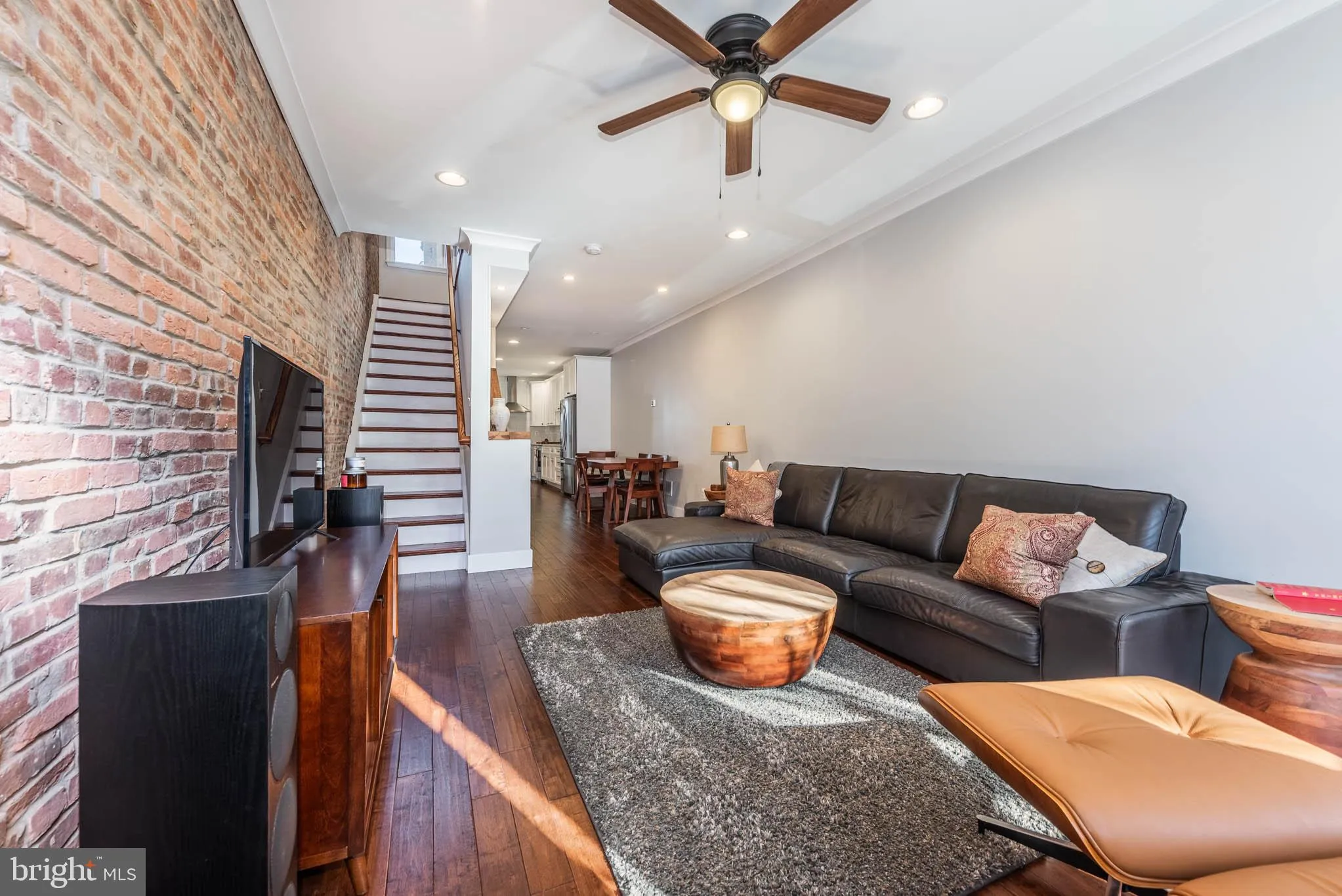 Baltimore, Maryland 21211, United States, 3 Bedrooms Bedrooms, ,3 BathroomsBathrooms,Residential,Pending,12779