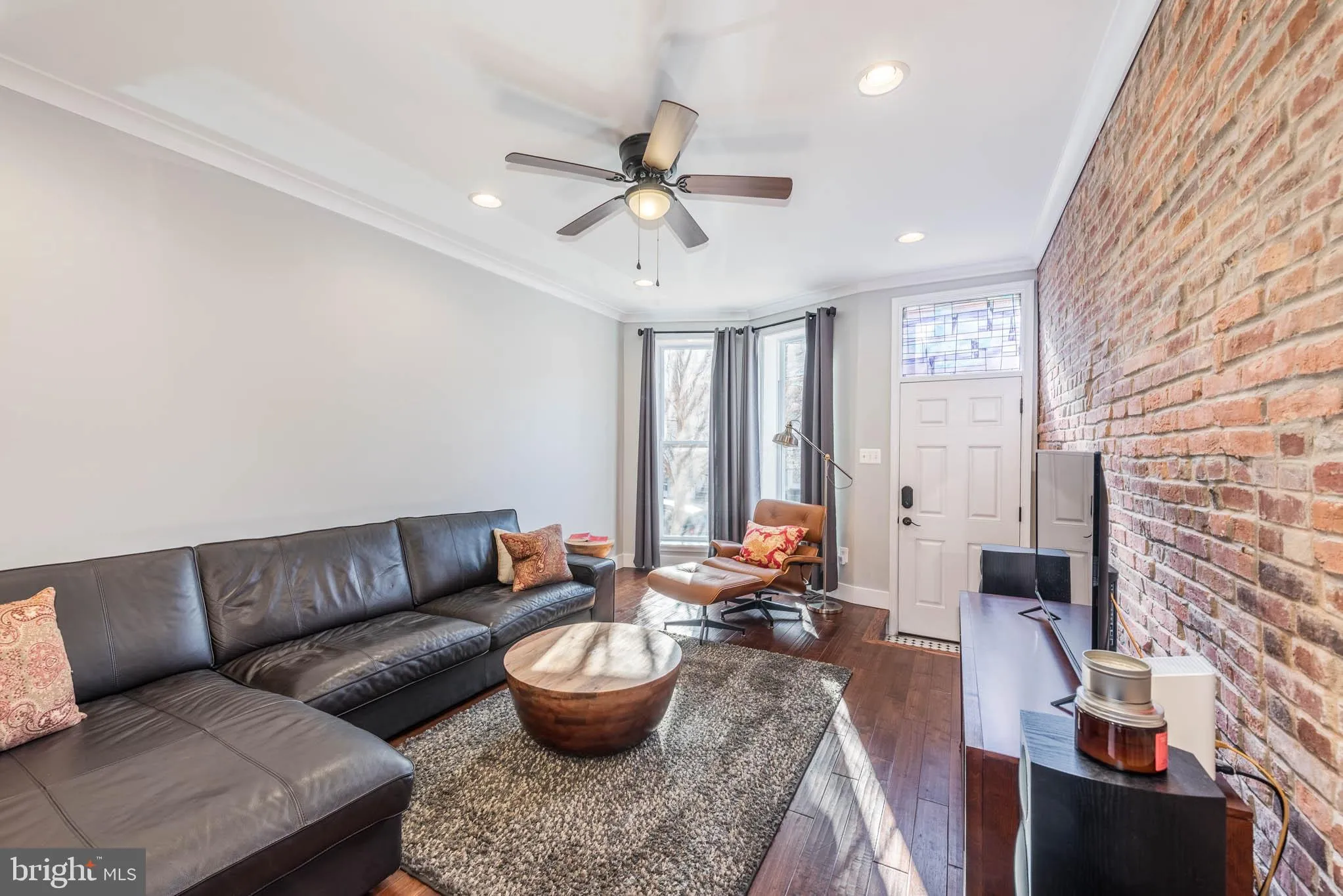 Baltimore, Maryland 21211, United States, 3 Bedrooms Bedrooms, ,3 BathroomsBathrooms,Residential,Pending,12779