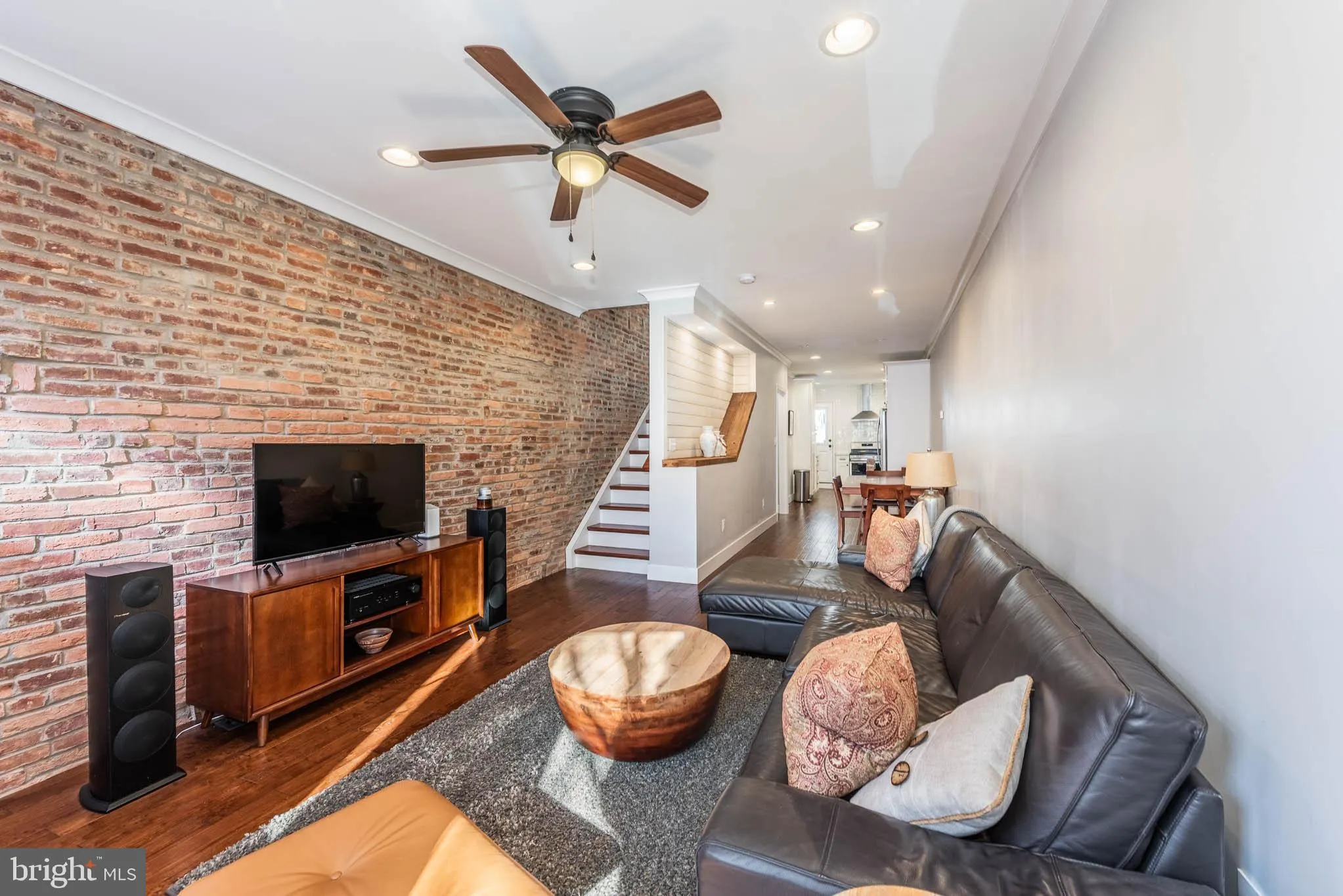 Baltimore, Maryland 21211, United States, 3 Bedrooms Bedrooms, ,3 BathroomsBathrooms,Residential,Pending,12779