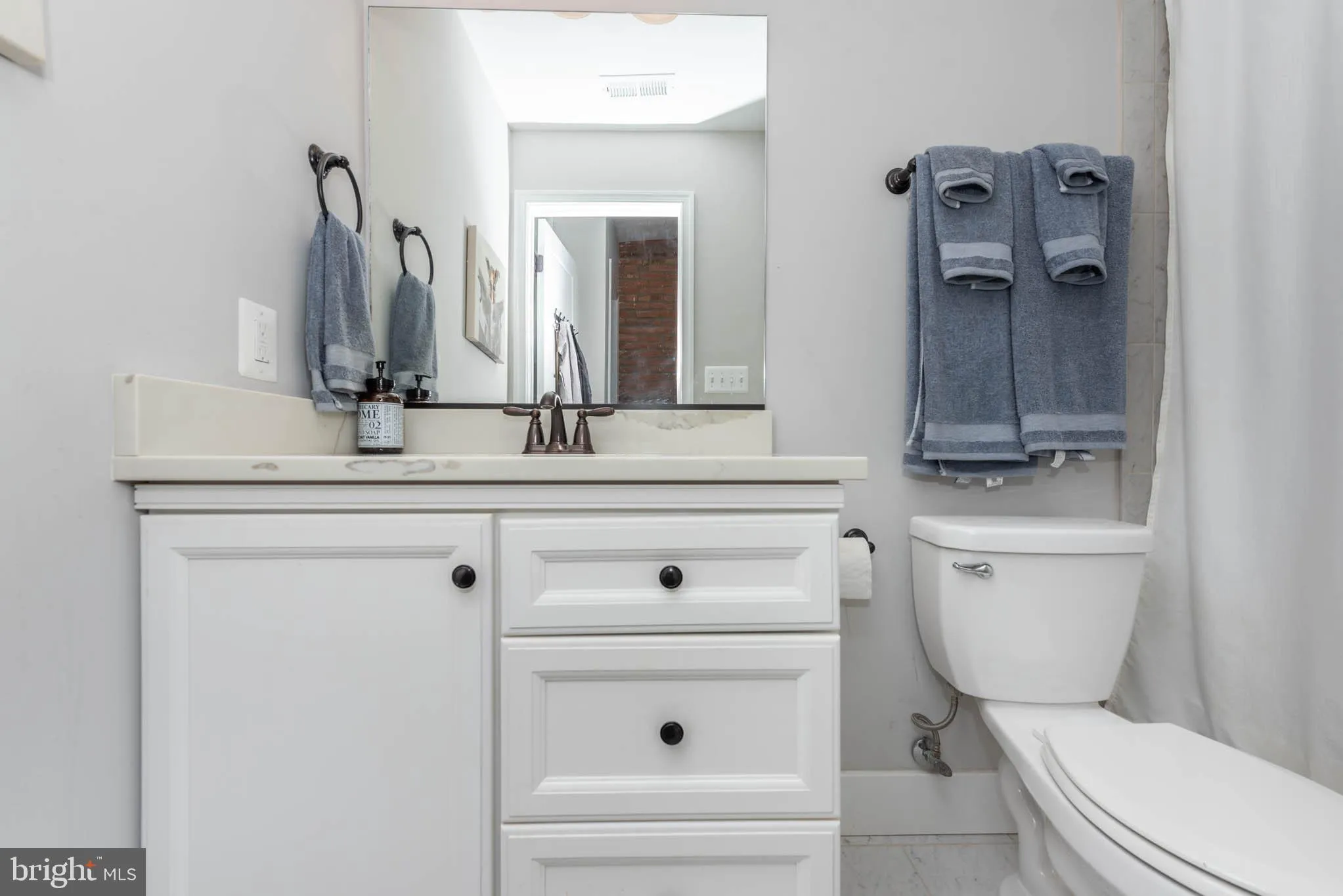 Baltimore, Maryland 21211, United States, 3 Bedrooms Bedrooms, ,3 BathroomsBathrooms,Residential,Pending,12779
