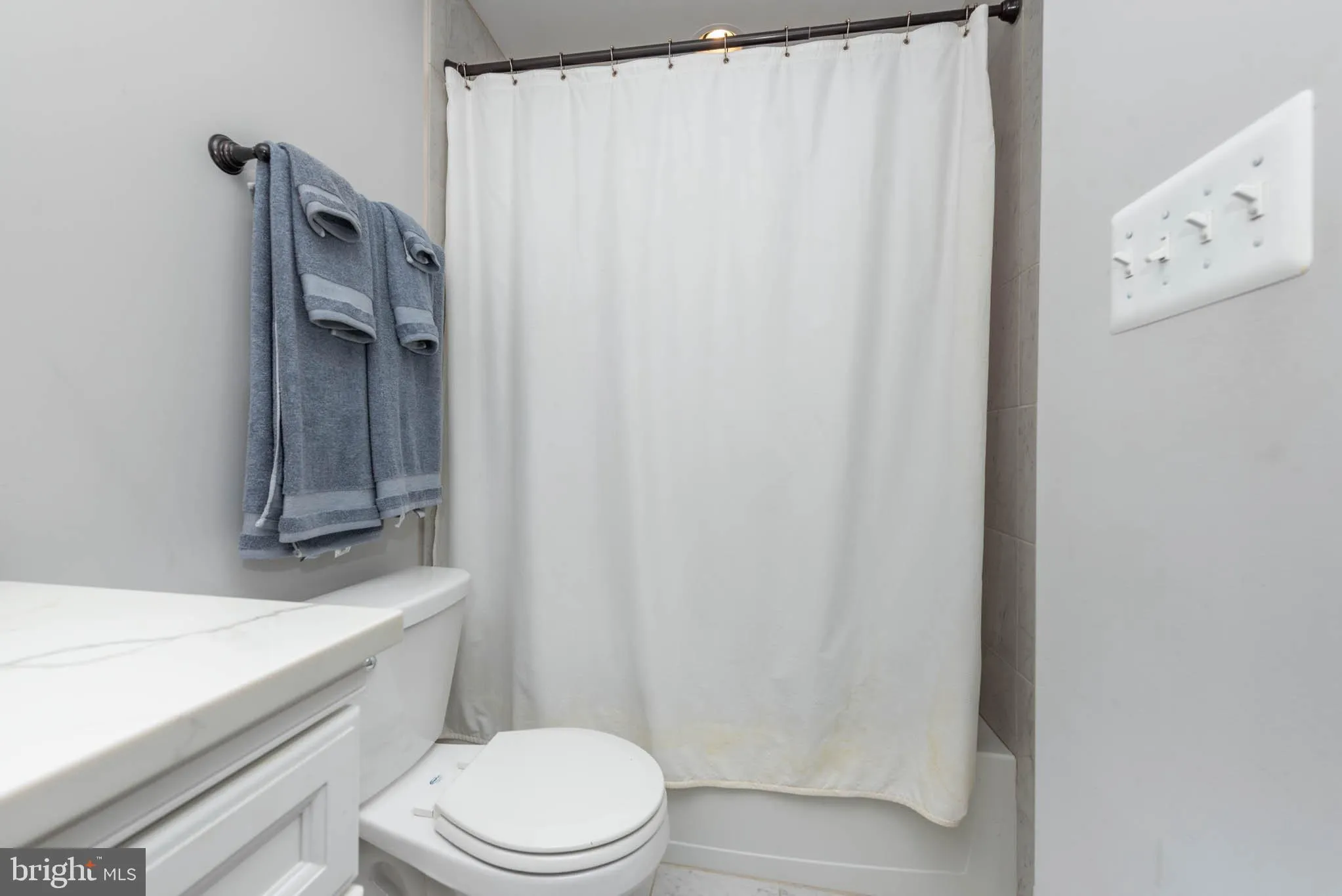 Baltimore, Maryland 21211, United States, 3 Bedrooms Bedrooms, ,3 BathroomsBathrooms,Residential,Pending,12779