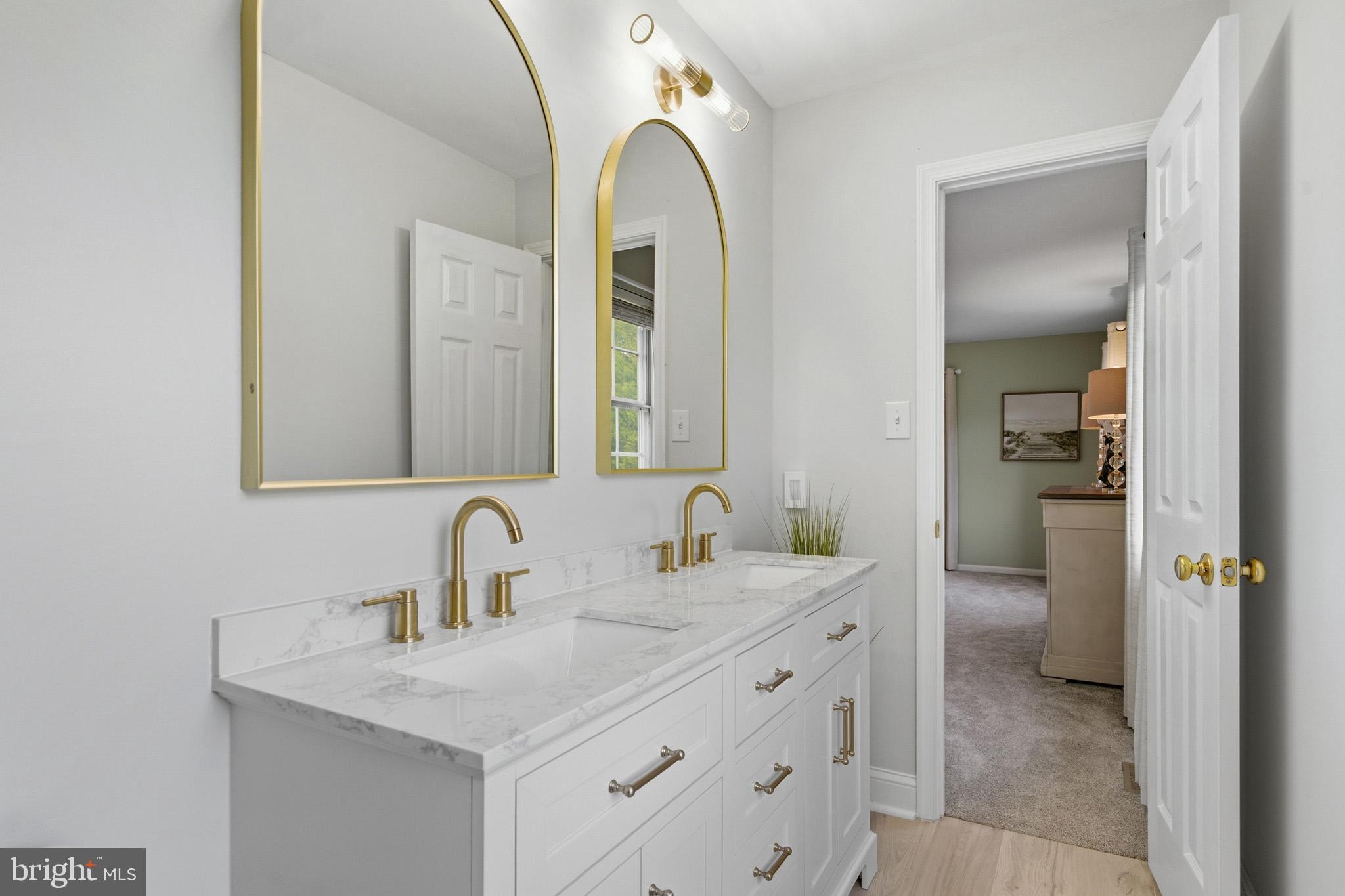 VICTORIA STATION - Residential