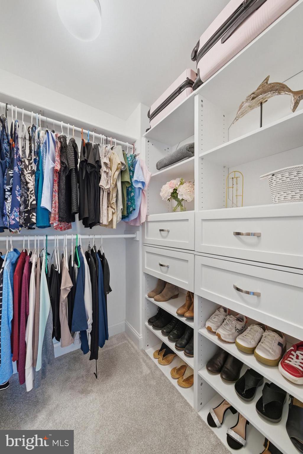 VICTORIA STATION - Residential