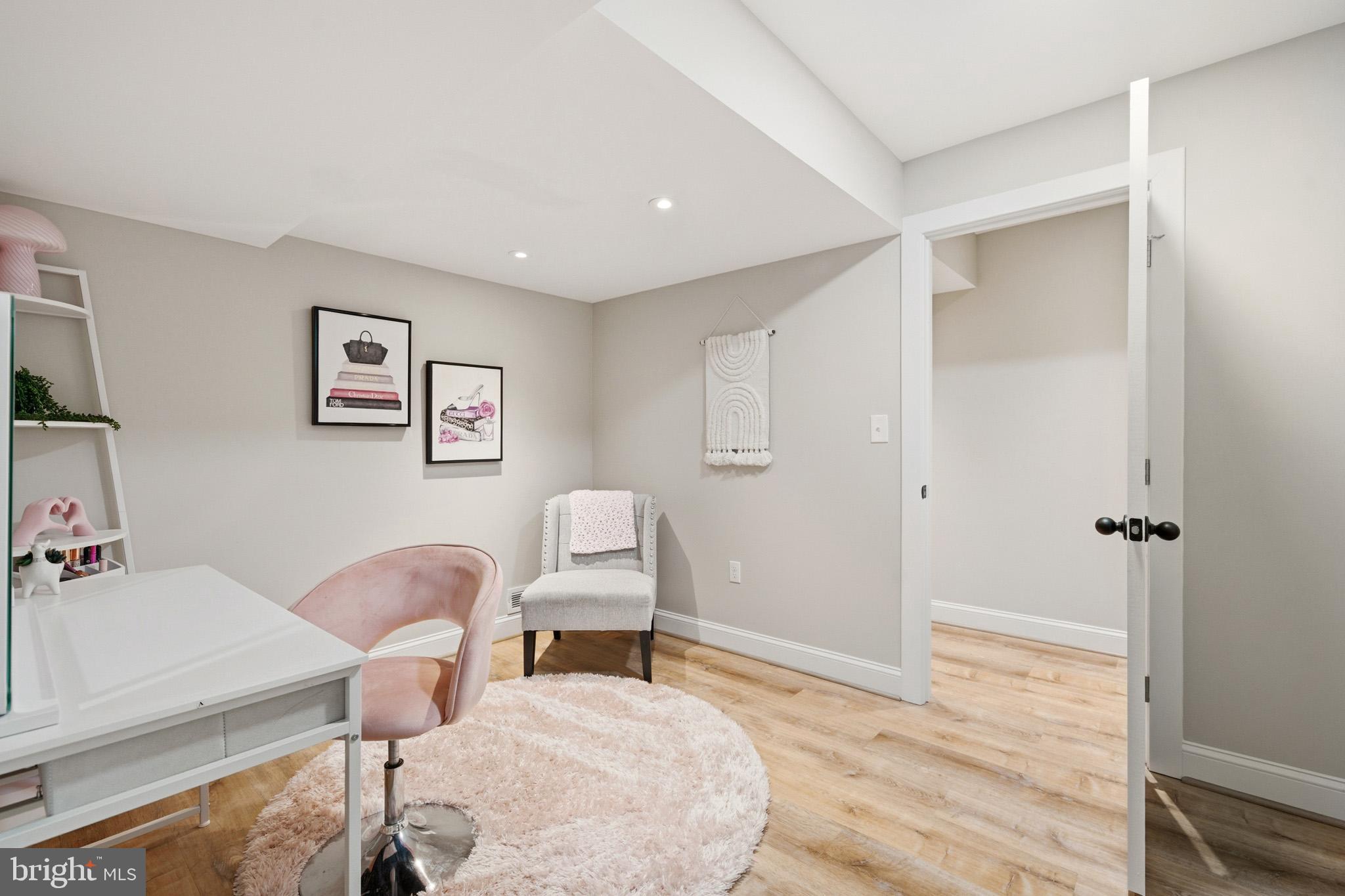 VICTORIA STATION - Residential