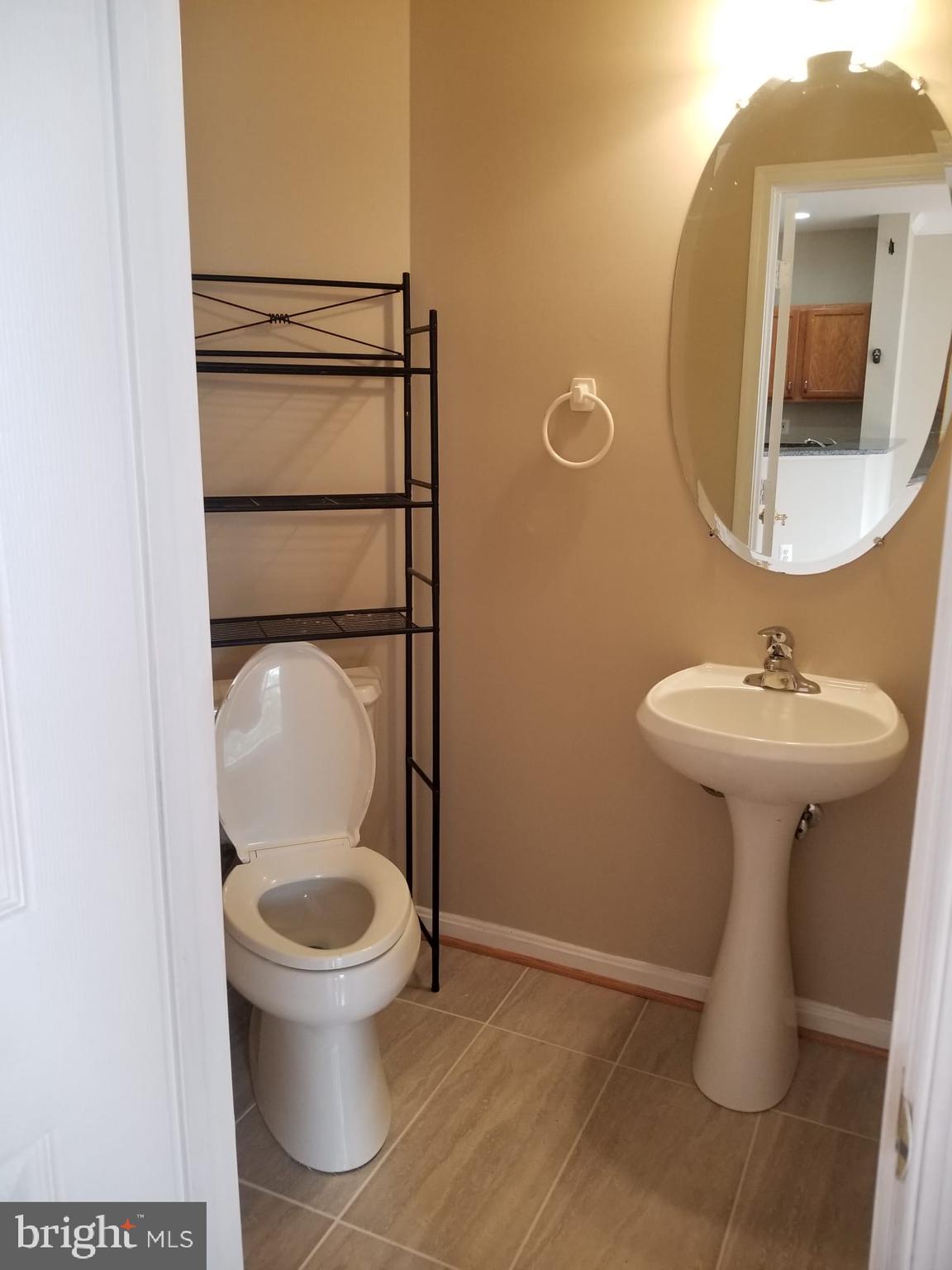 MCNAIR FARMS LANDBAY - Residential Lease