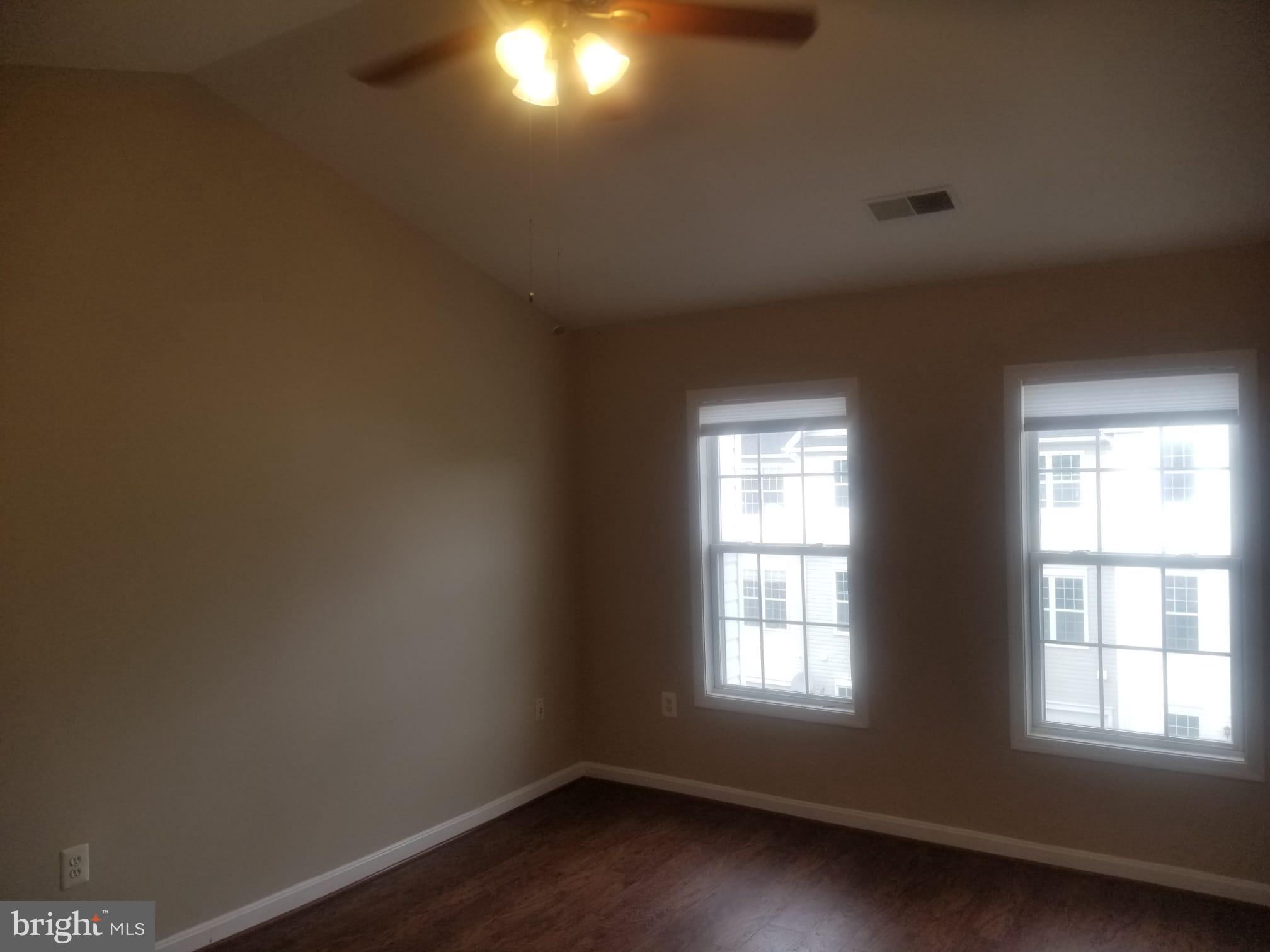 MCNAIR FARMS LANDBAY - Residential Lease