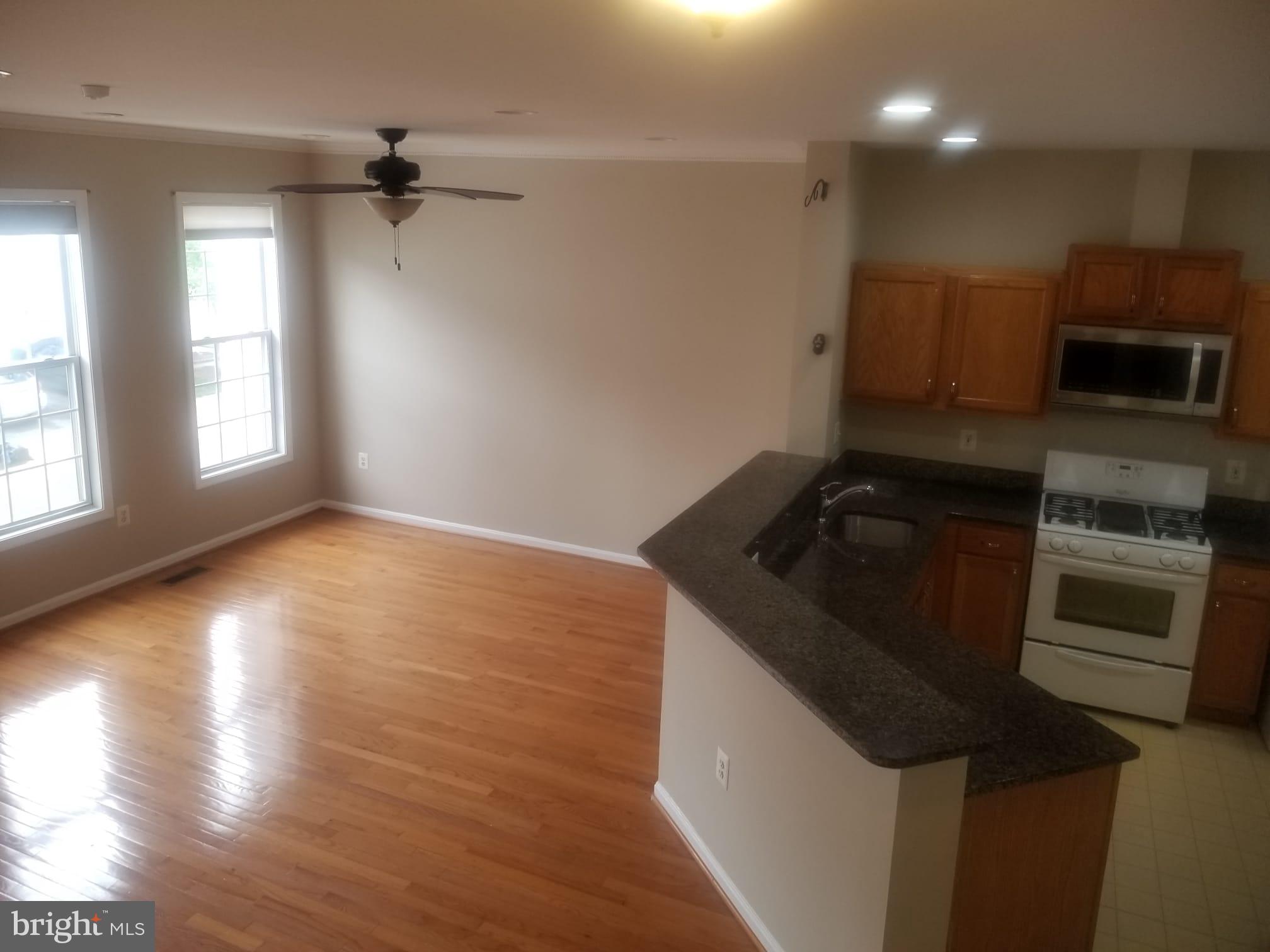 MCNAIR FARMS LANDBAY - Residential Lease