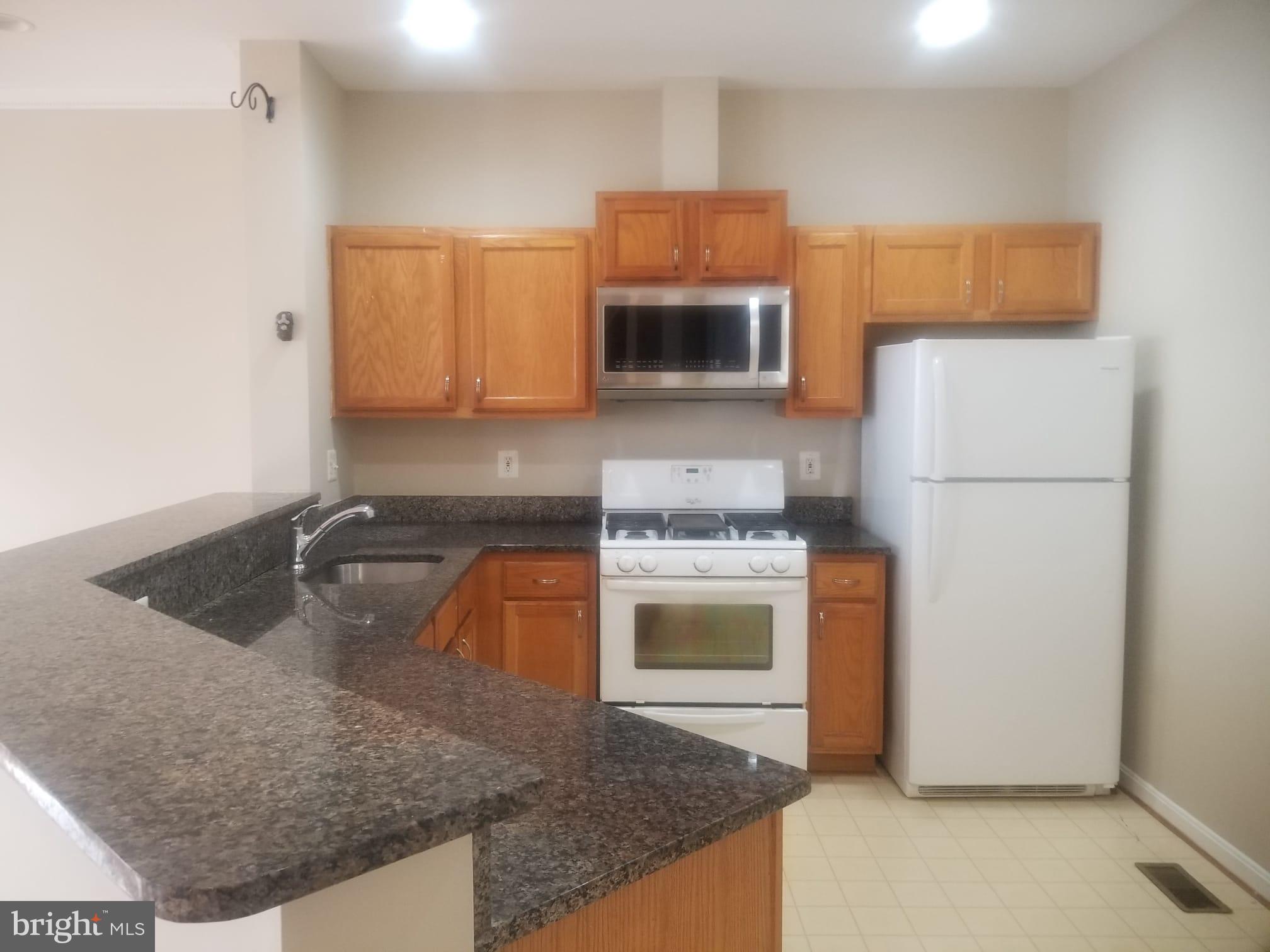 MCNAIR FARMS LANDBAY - Residential Lease