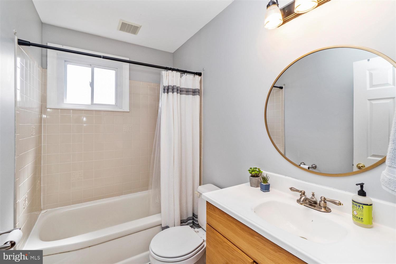 INGLEWOOD - Residential