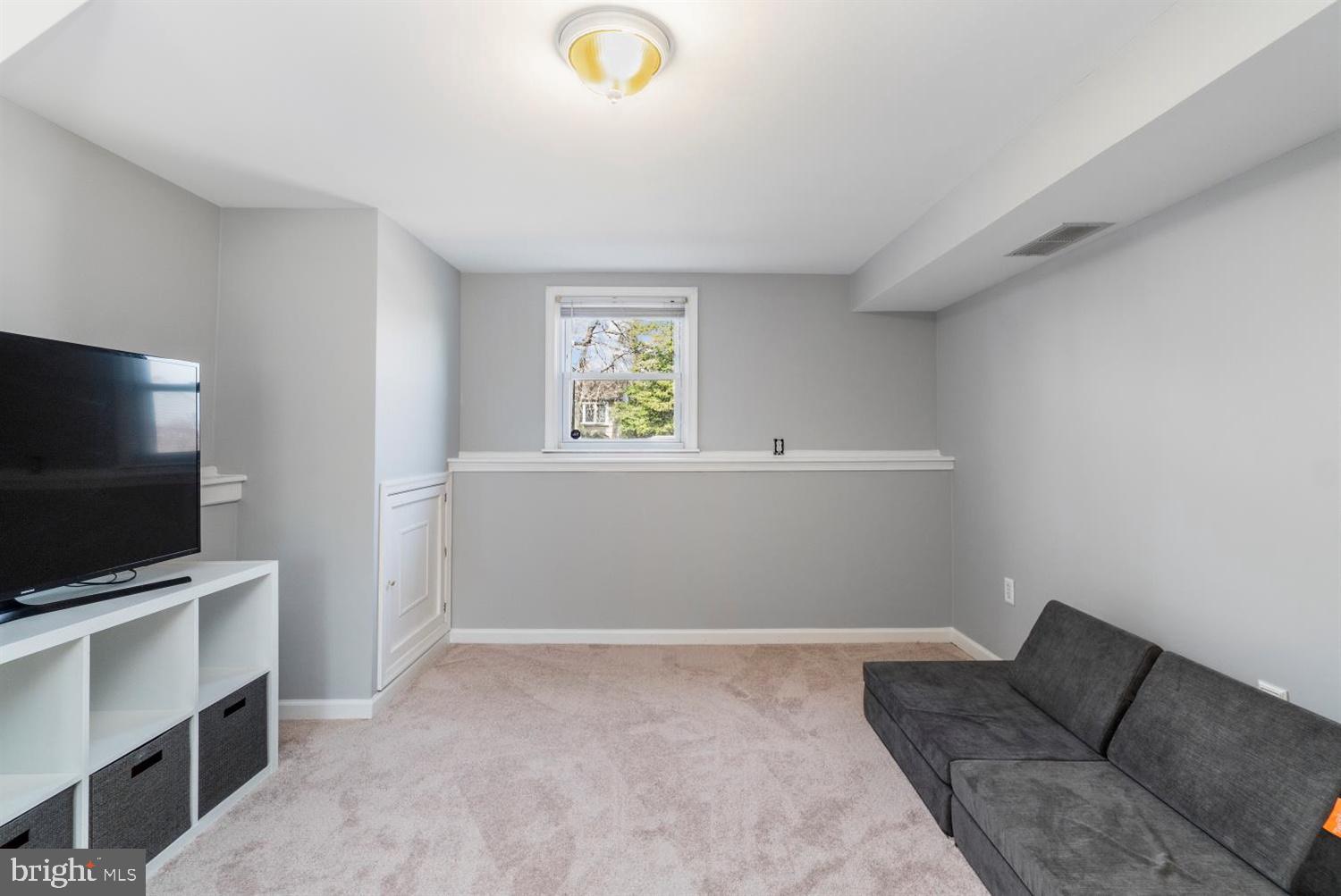 INGLEWOOD - Residential