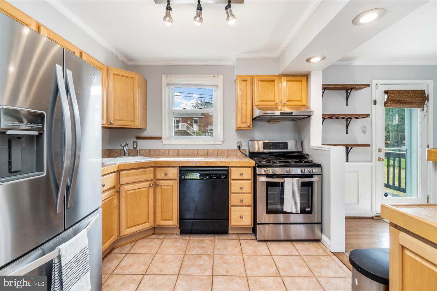 INGLEWOOD - Residential