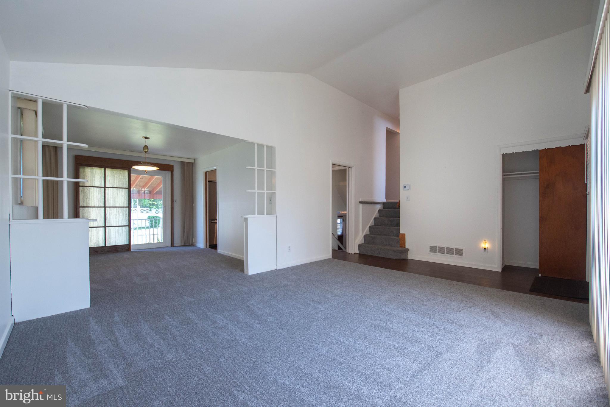 SHIRLEY HILLS - Residential