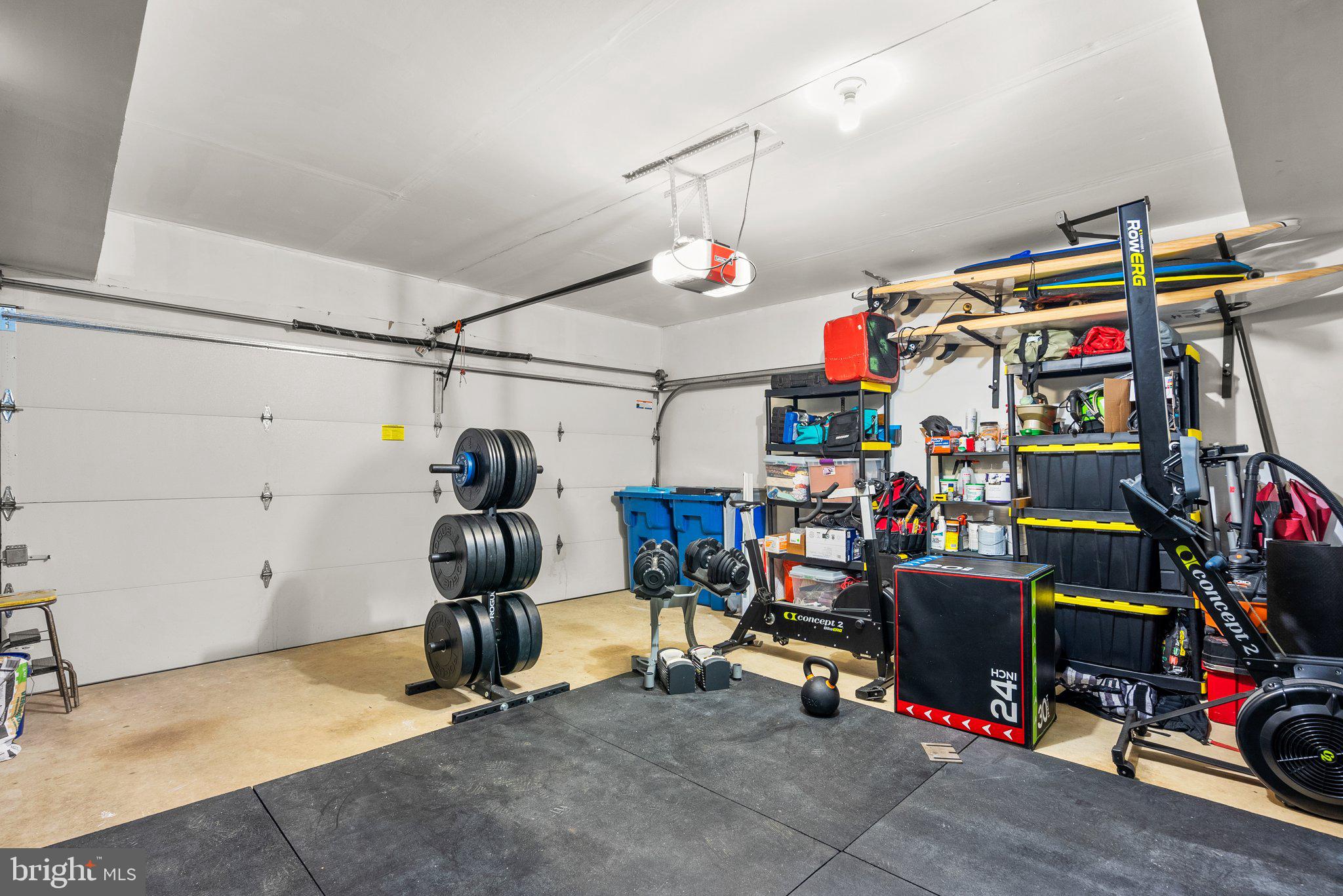 AUTUMN CHASE HUNT - Residential