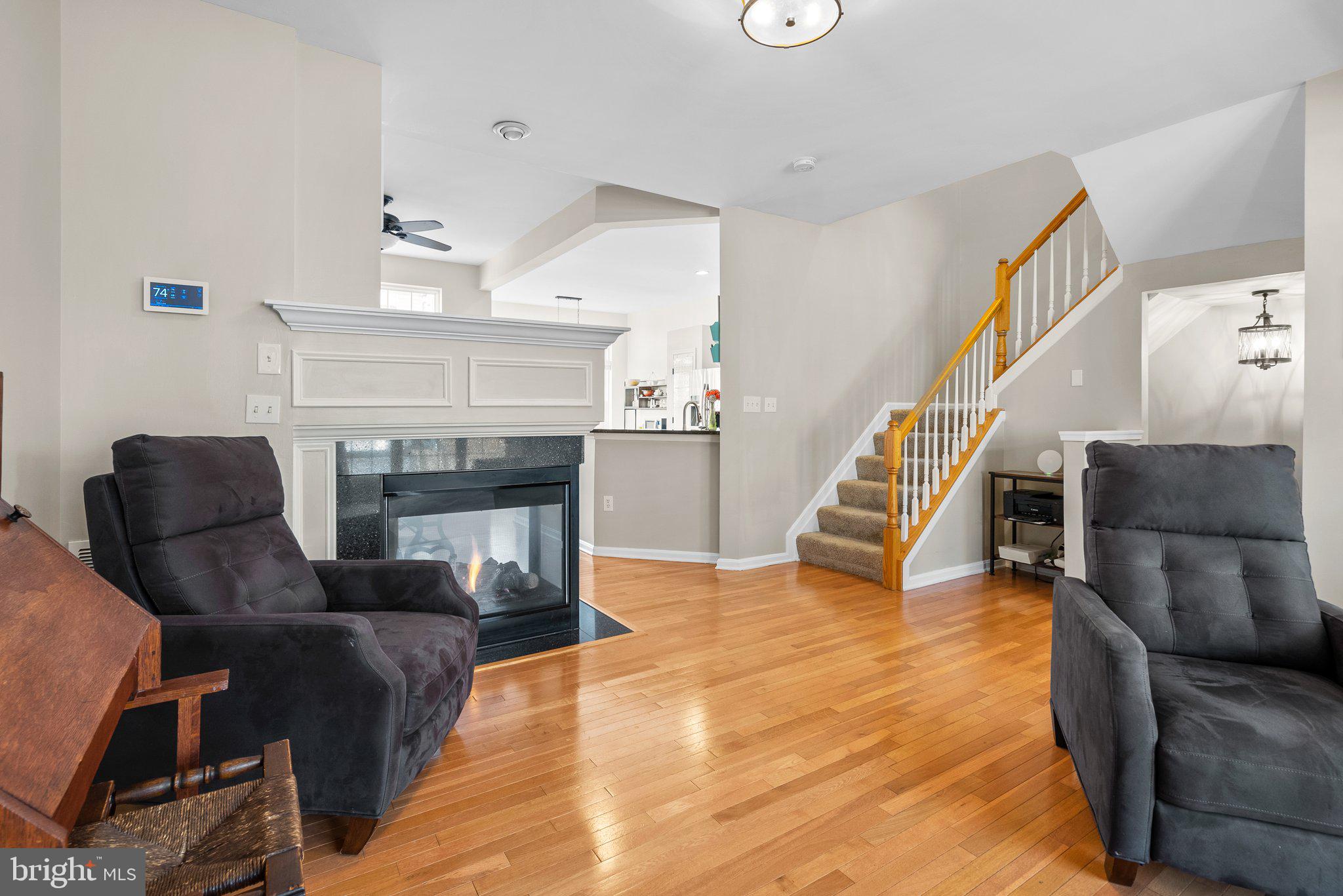 AUTUMN CHASE HUNT - Residential