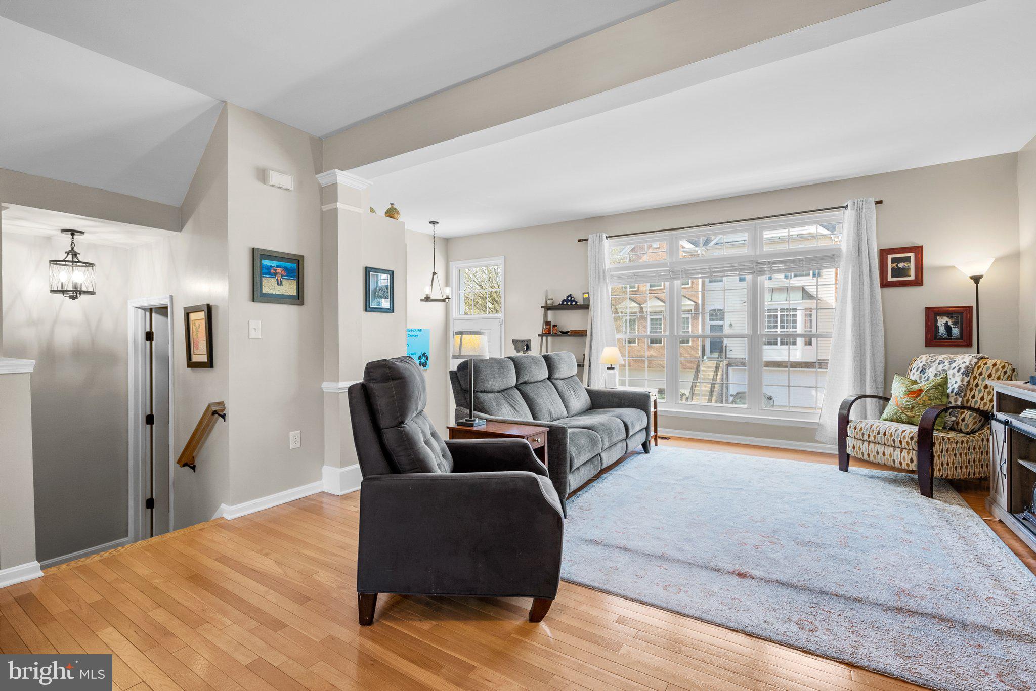 AUTUMN CHASE HUNT - Residential