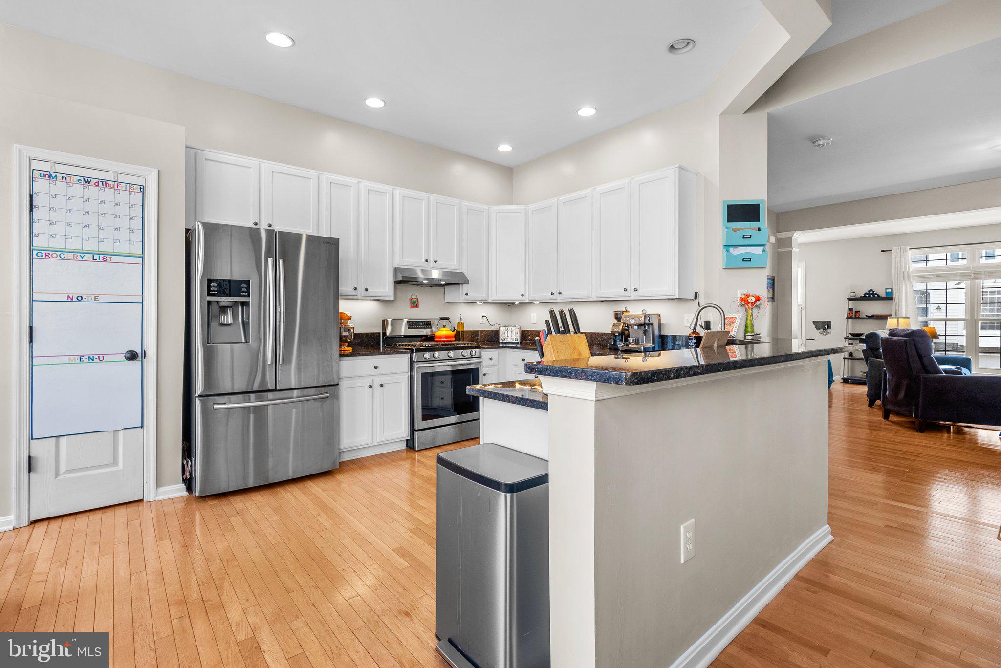 AUTUMN CHASE HUNT - Residential