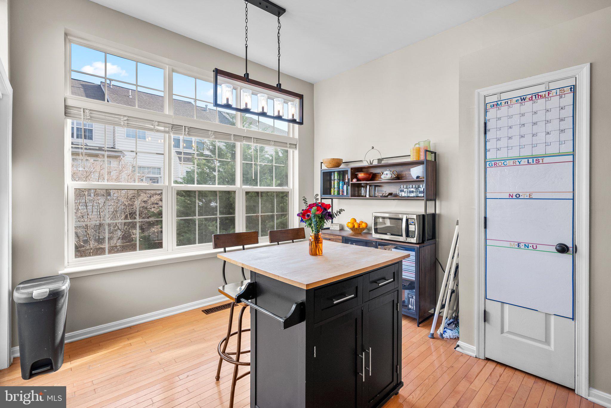 AUTUMN CHASE HUNT - Residential