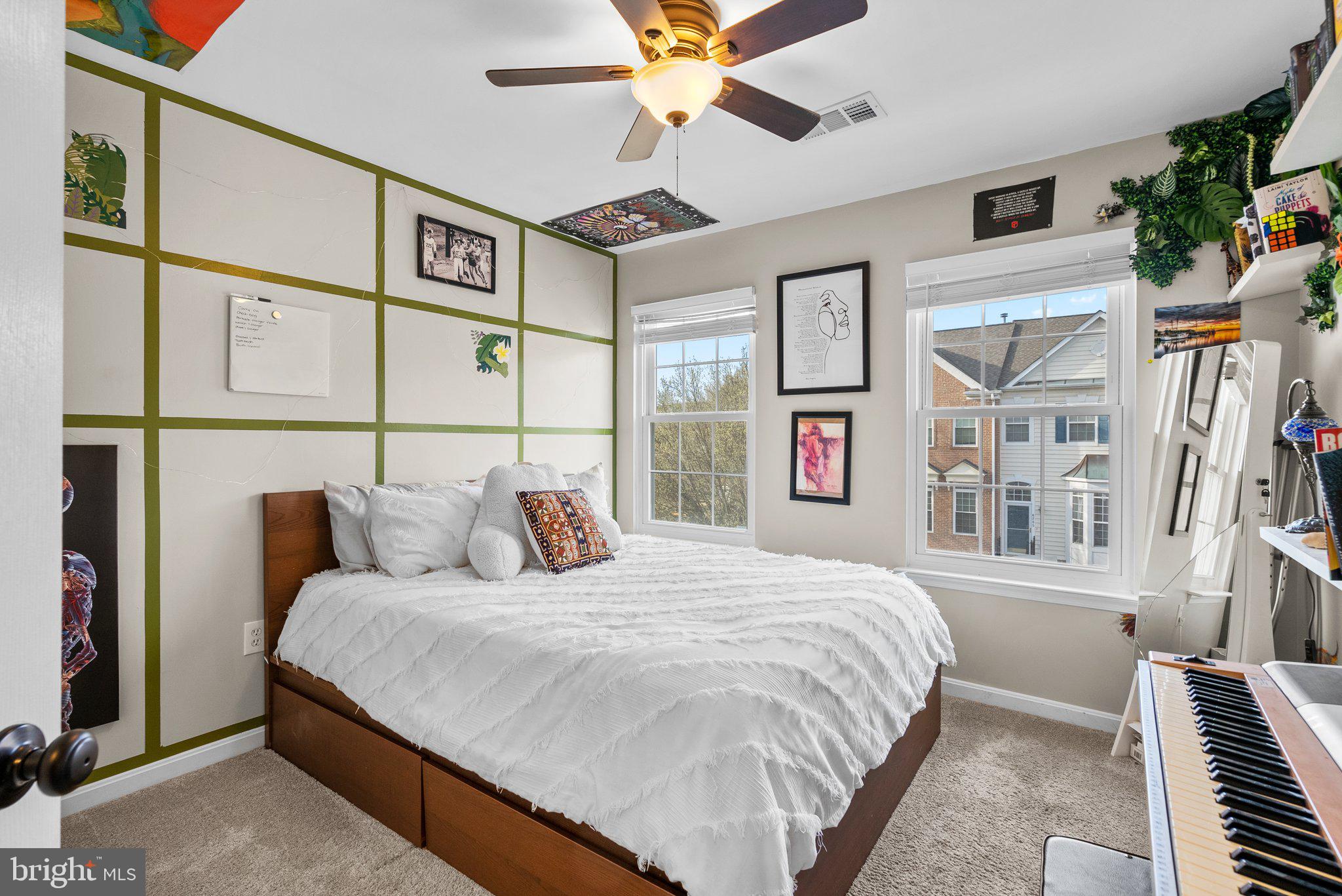 AUTUMN CHASE HUNT - Residential