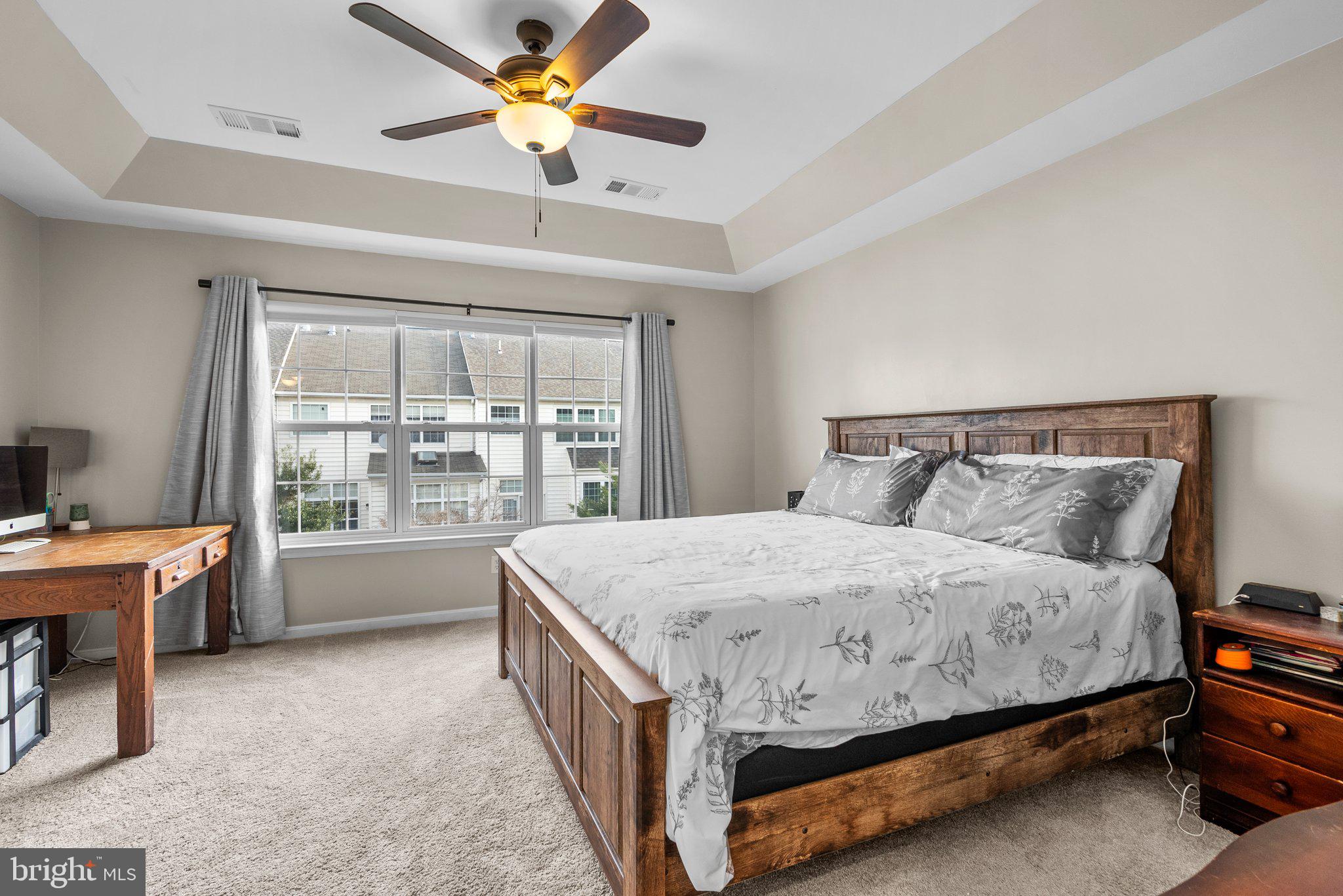 AUTUMN CHASE HUNT - Residential