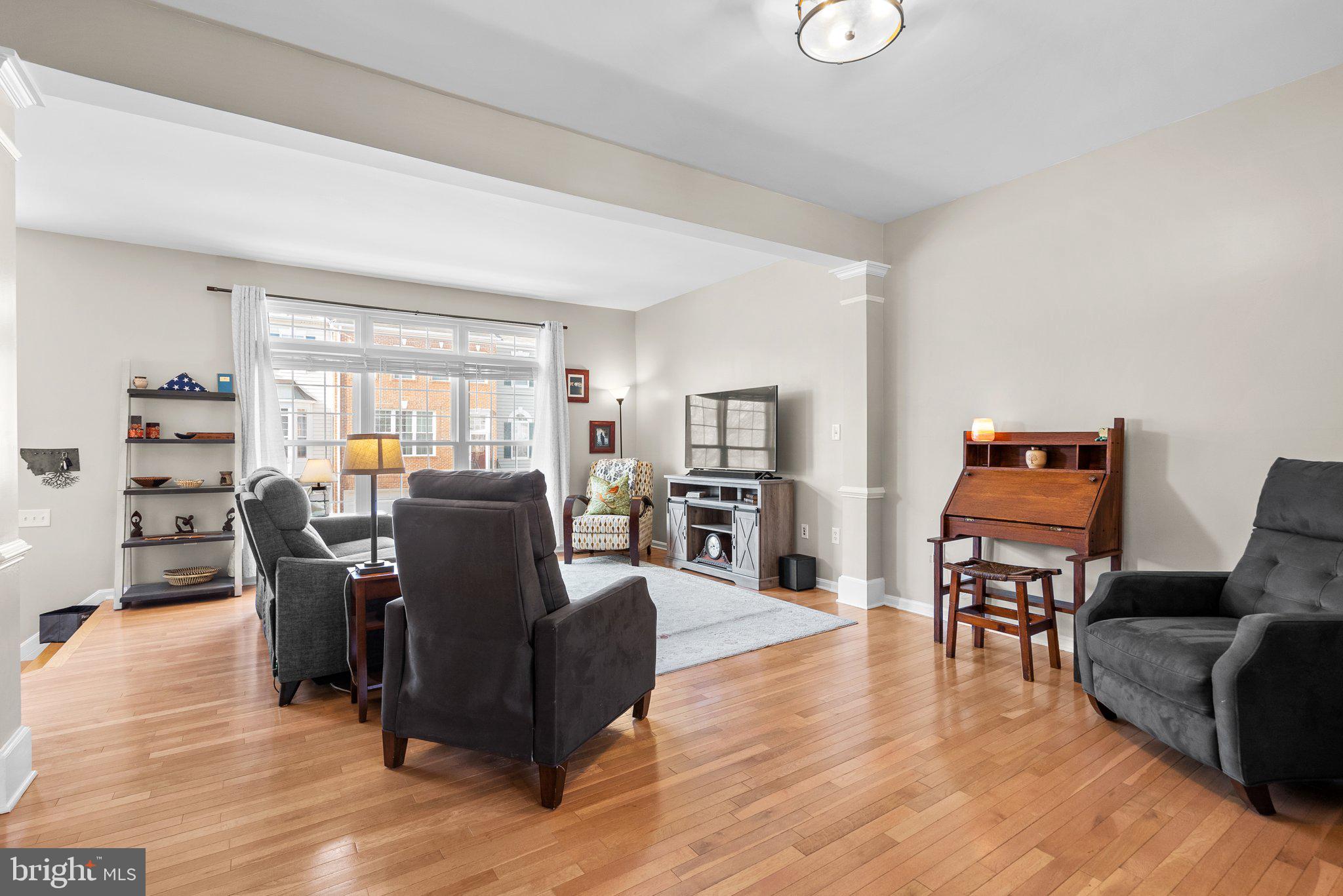 AUTUMN CHASE HUNT - Residential