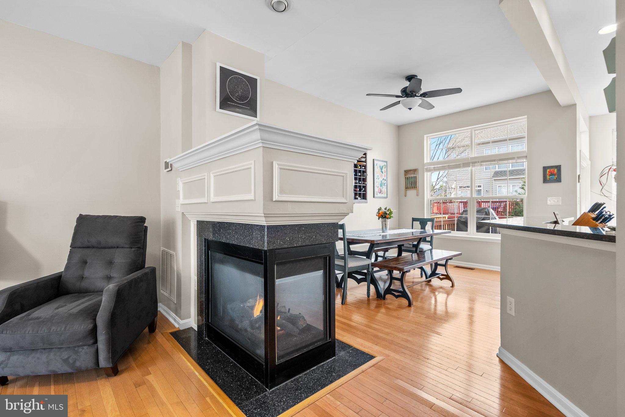 AUTUMN CHASE HUNT - Residential