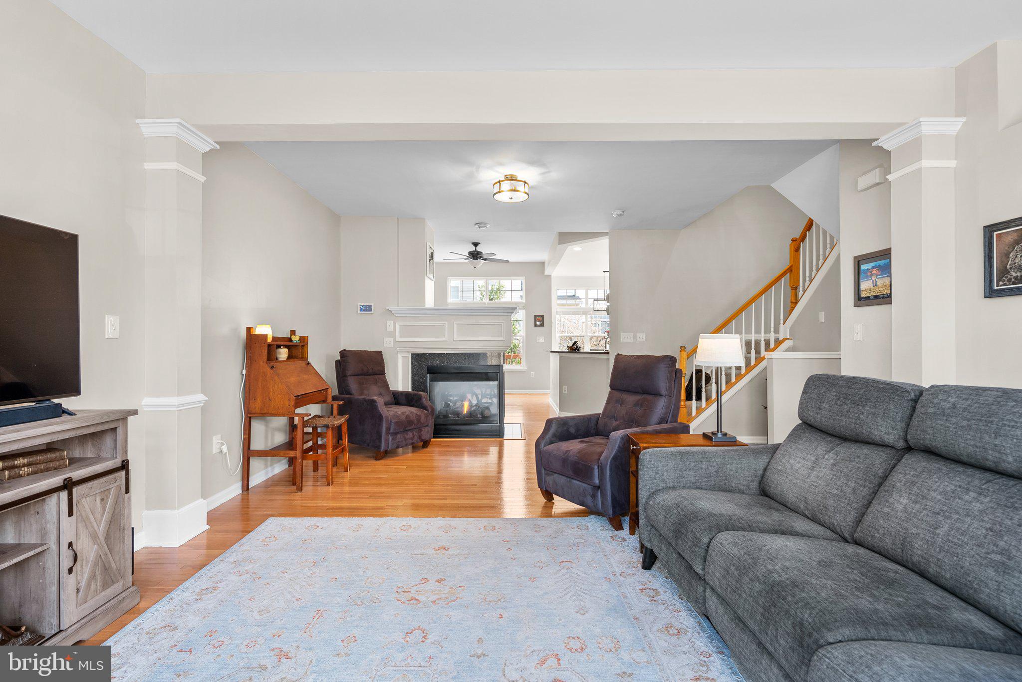 AUTUMN CHASE HUNT - Residential