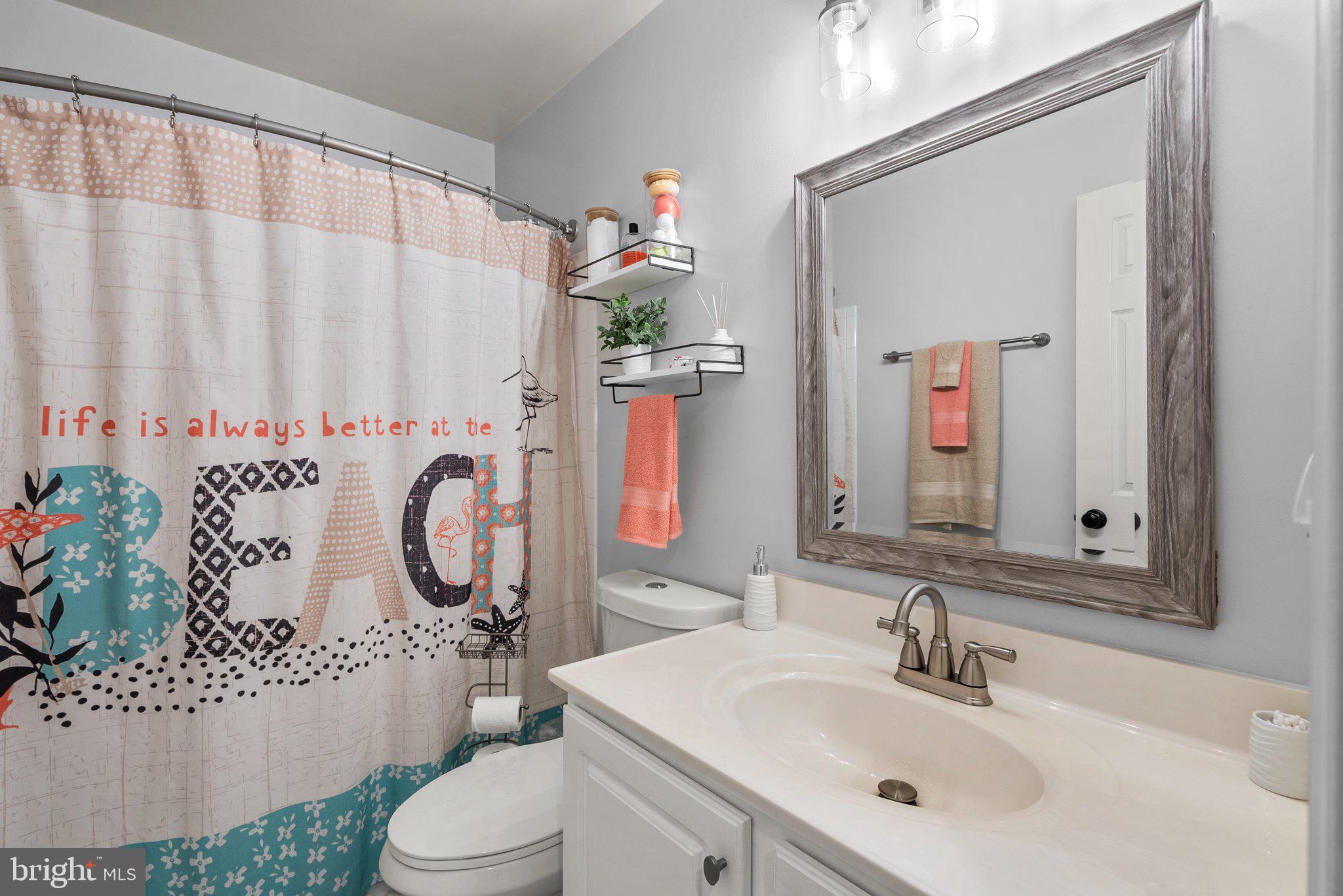 AUTUMN CHASE HUNT - Residential