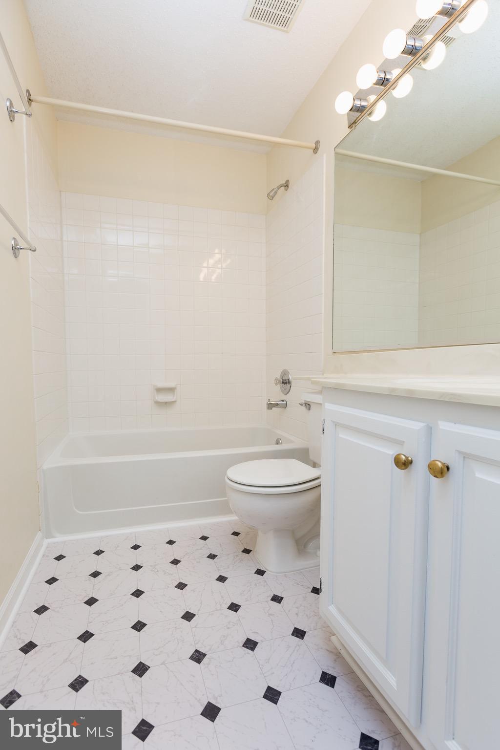 FOXRIDGE - Residential Lease