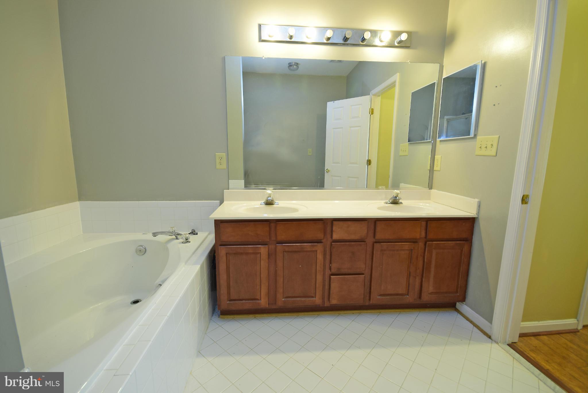 SALEM FIELDS - Residential