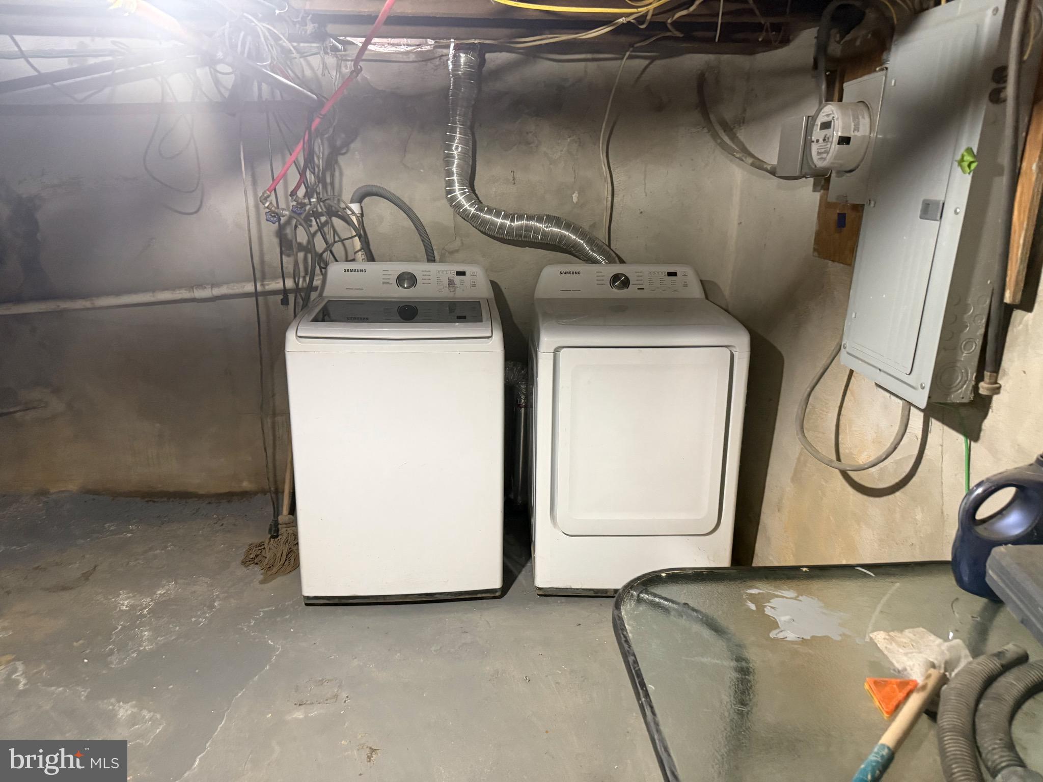 EAST KENSINGTON - Residential