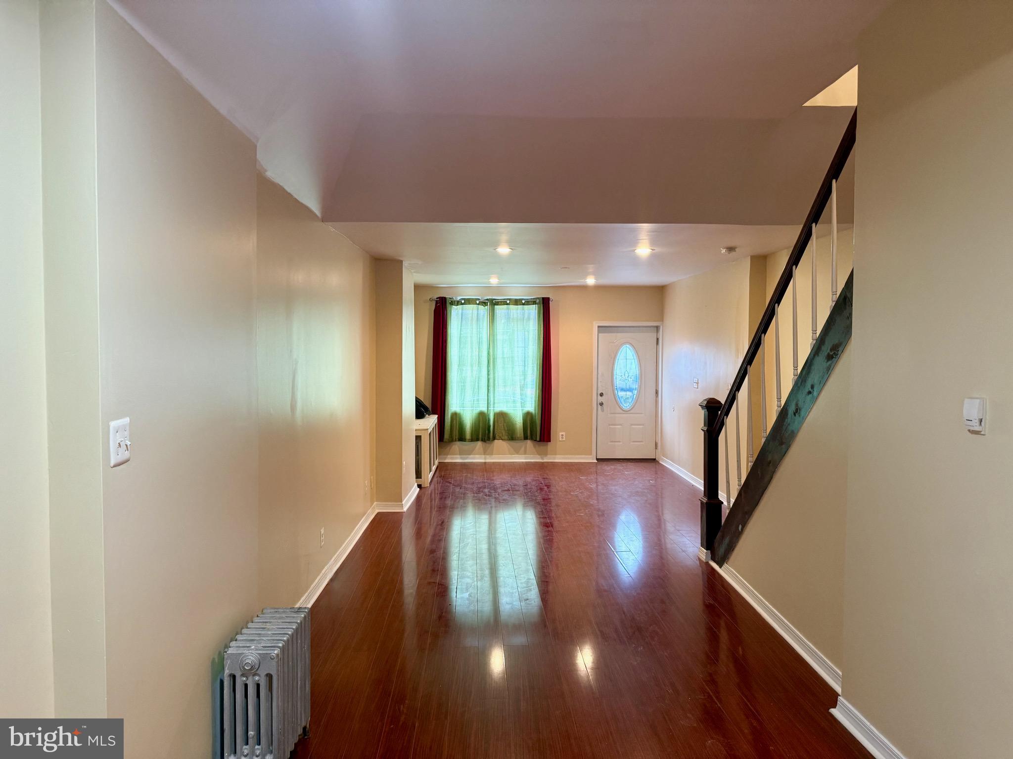 EAST KENSINGTON - Residential