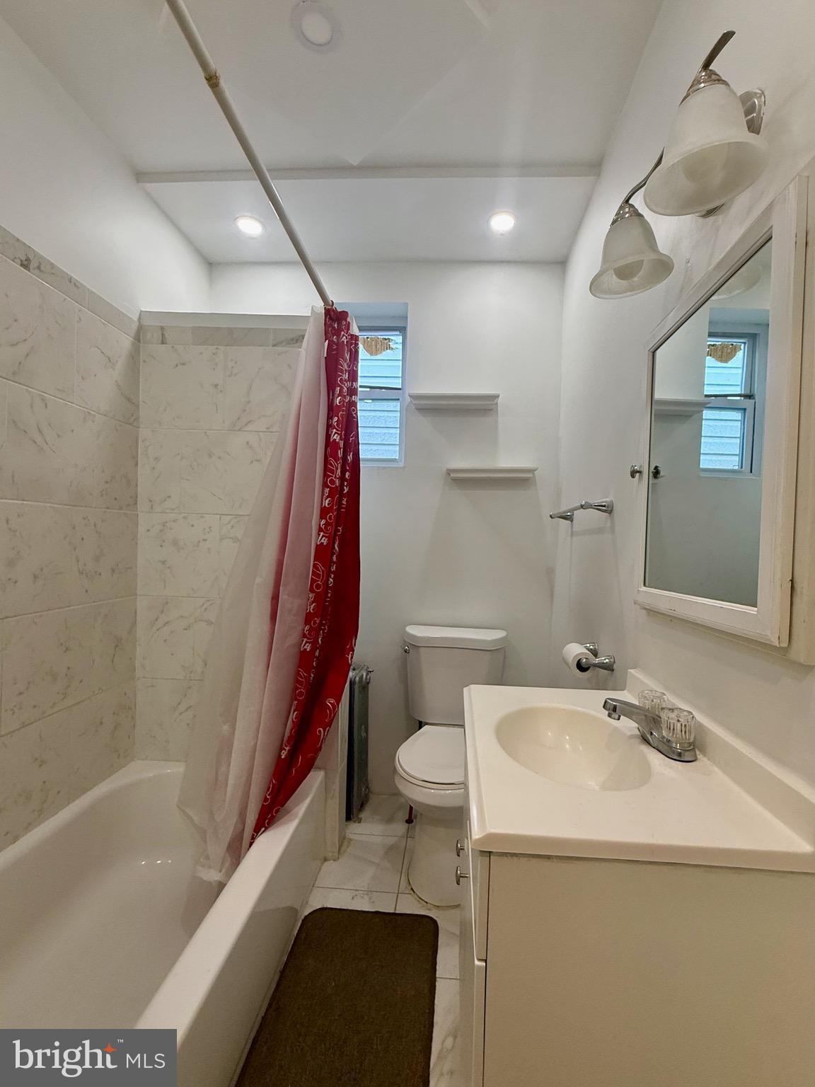 EAST KENSINGTON - Residential