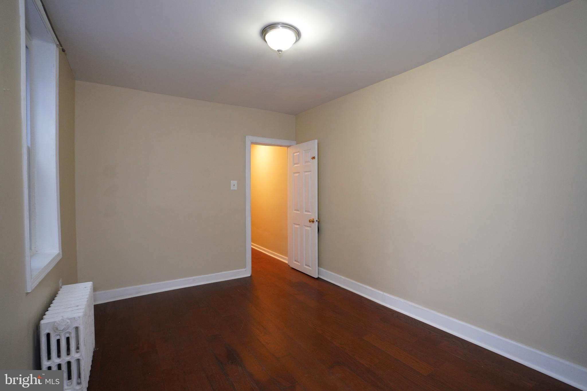 EAST KENSINGTON - Residential