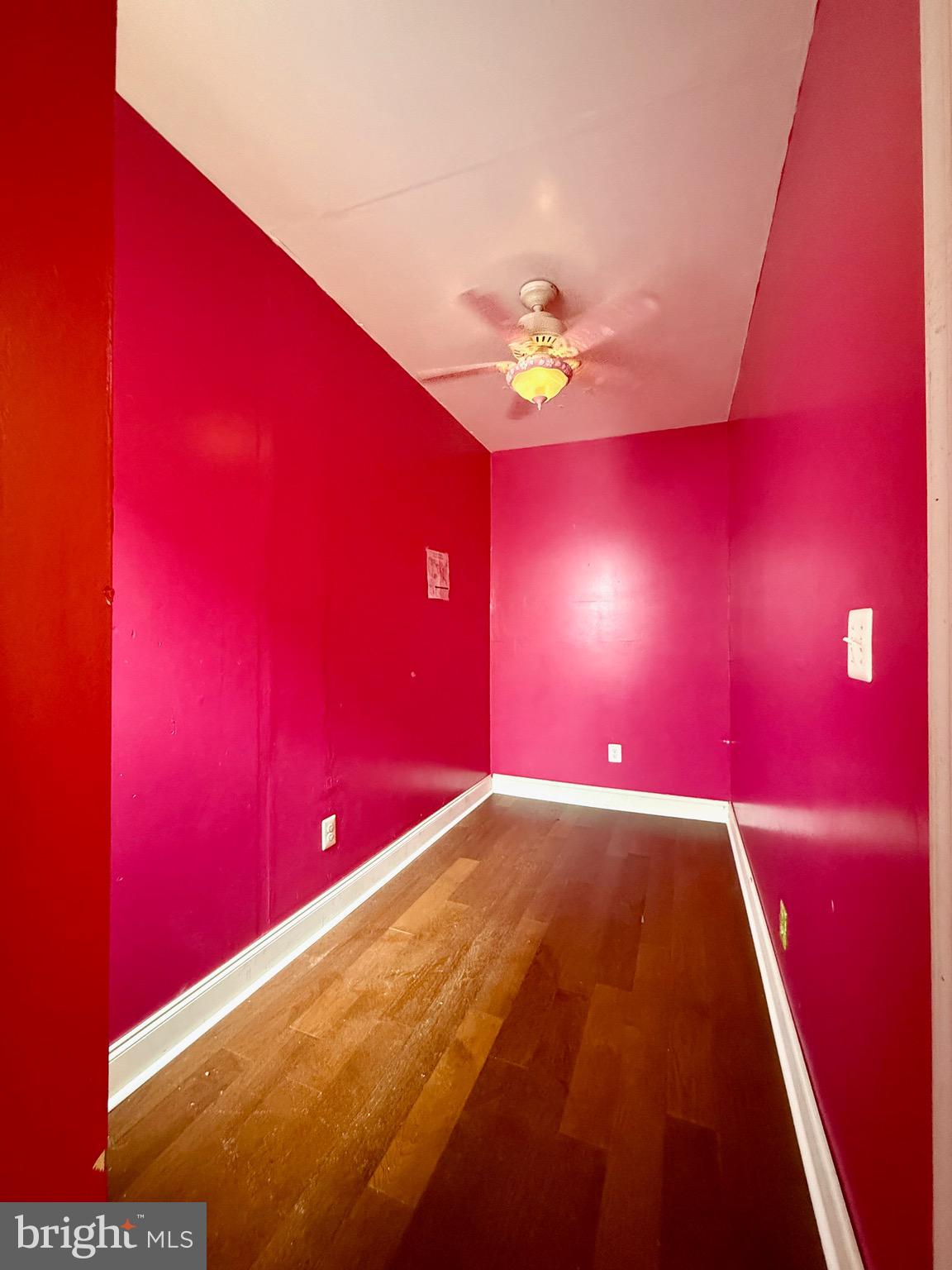 EAST KENSINGTON - Residential