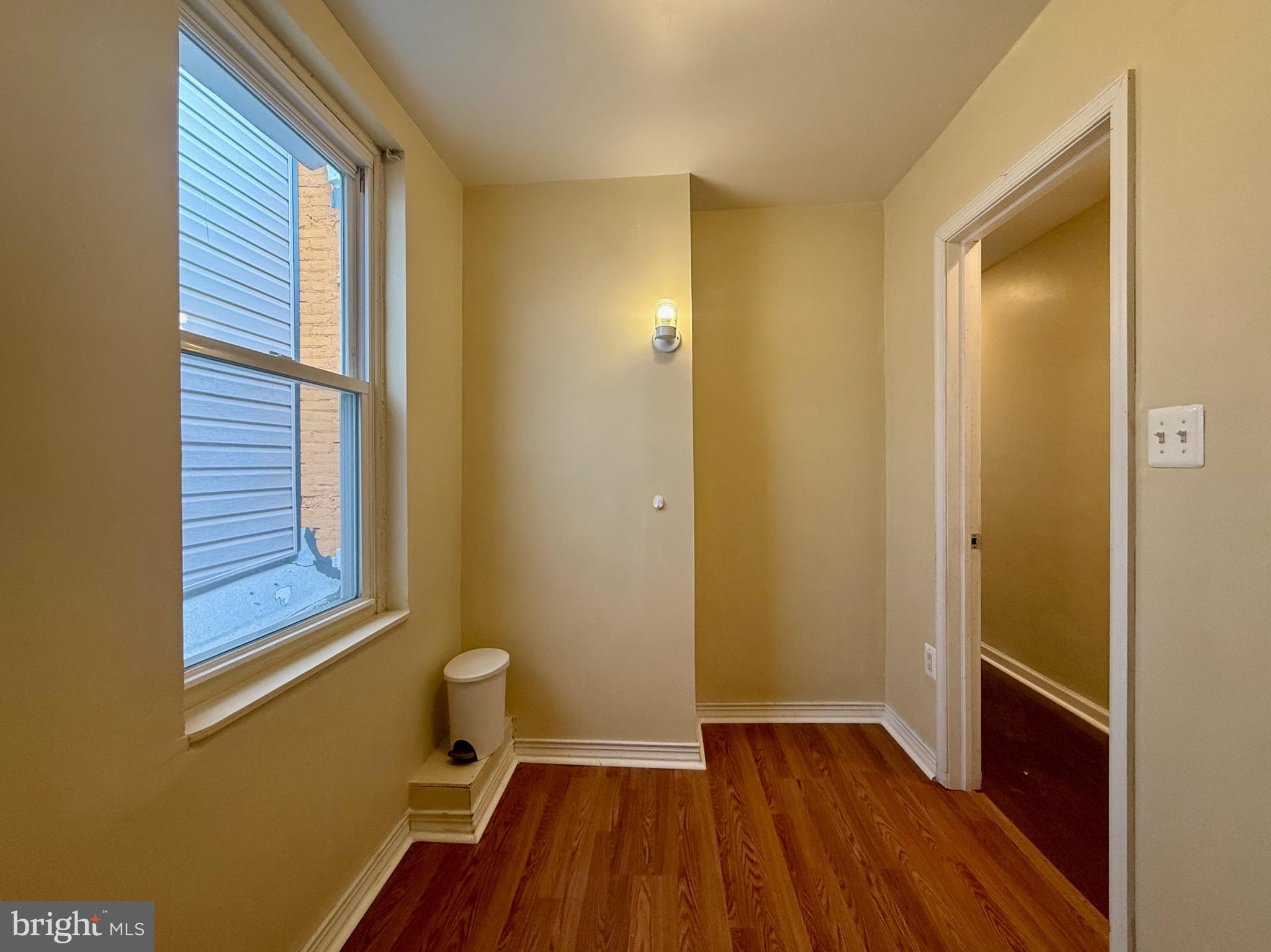 EAST KENSINGTON - Residential