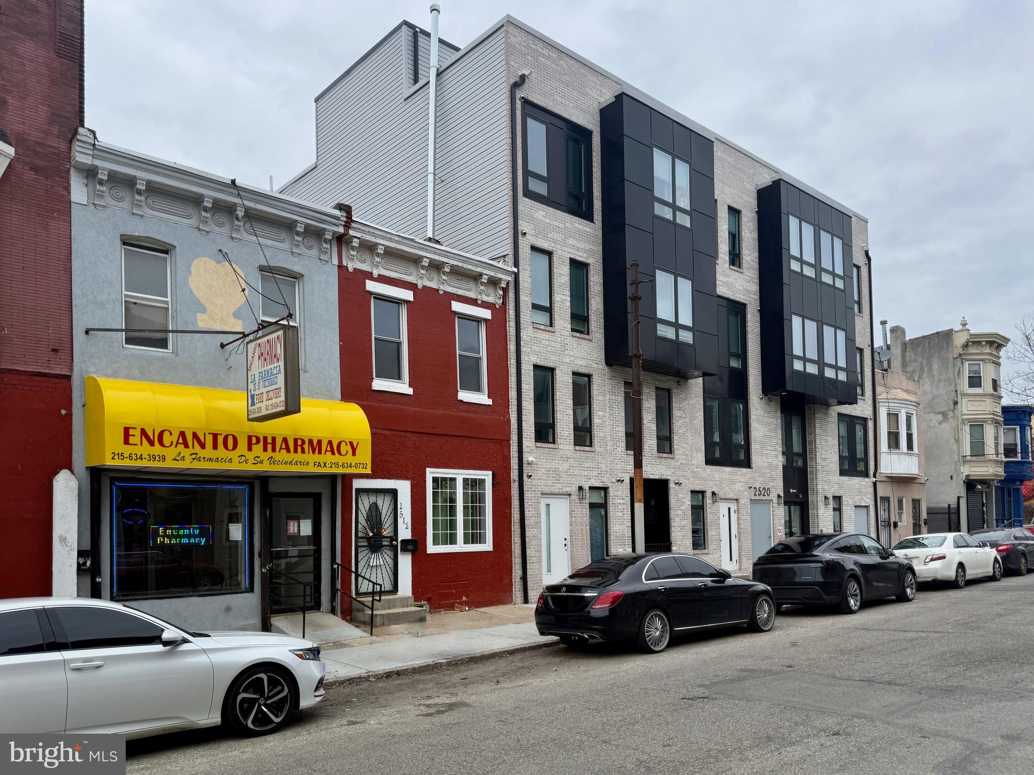 EAST KENSINGTON - Residential